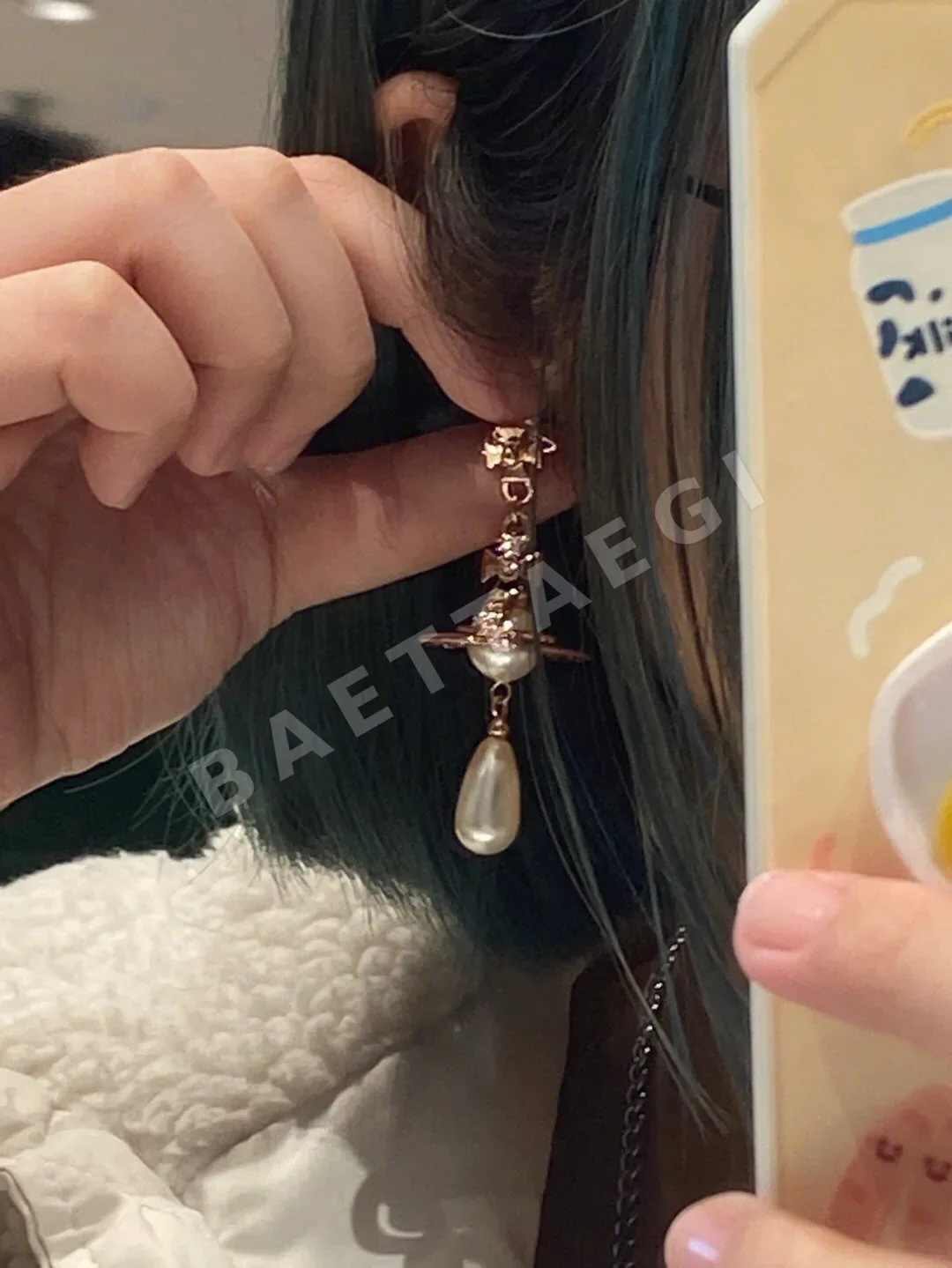 비비안웨스트우드 새턴 디자인 큐빅 장식 귀걸이 상세 이미지 4