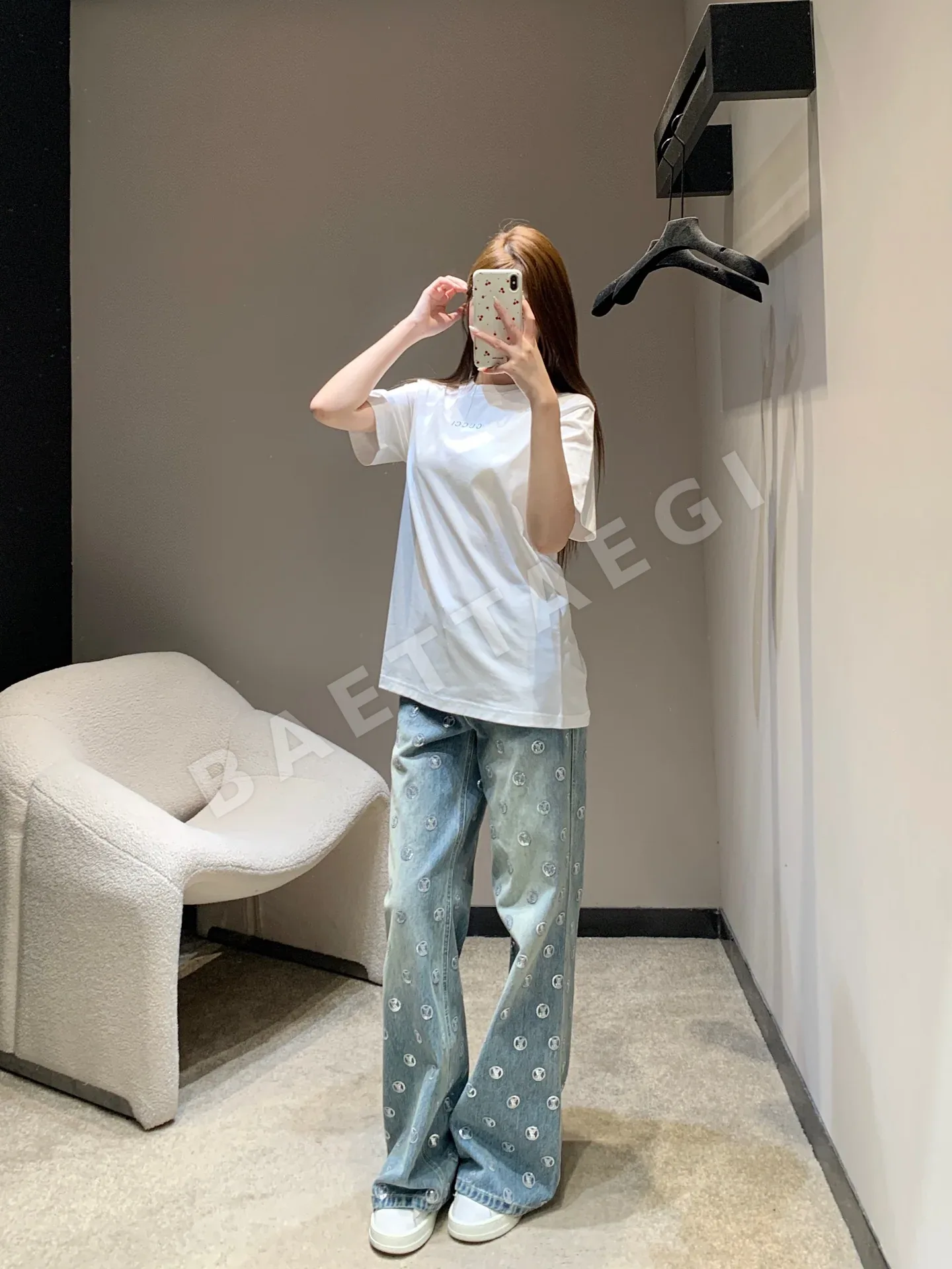 구찌 레터 프린트 크루넥 반팔 티셔츠 상세 이미지 6