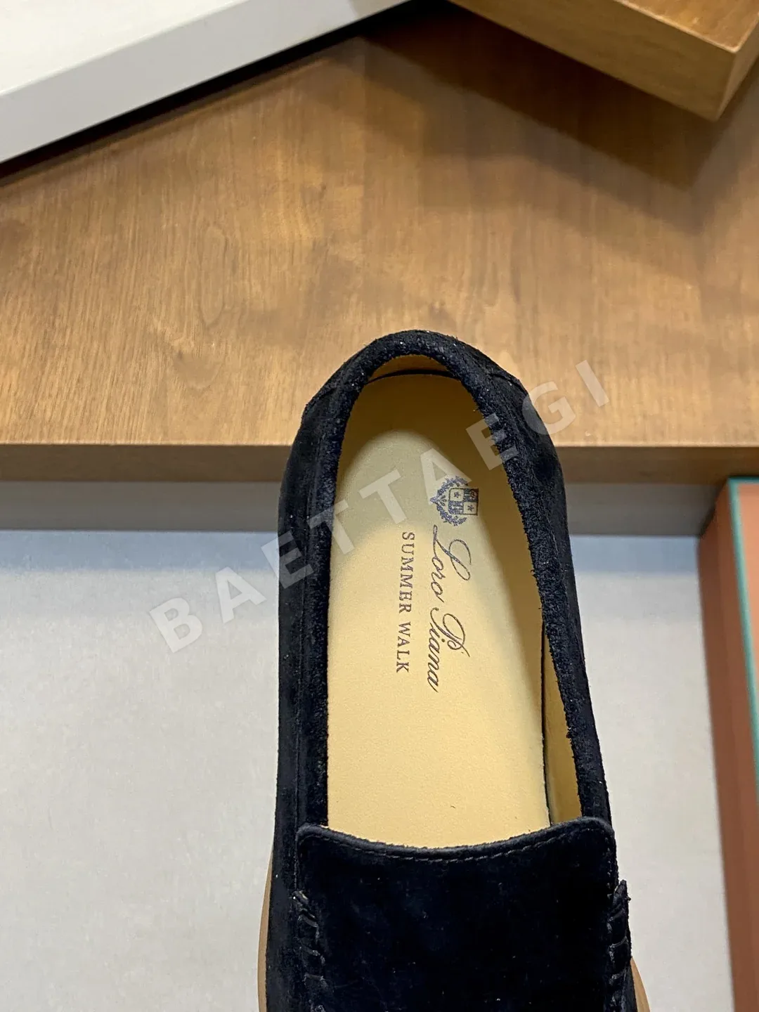 로로피아나 로퍼 스웨이드 이니셜 패턴 상세 이미지 7