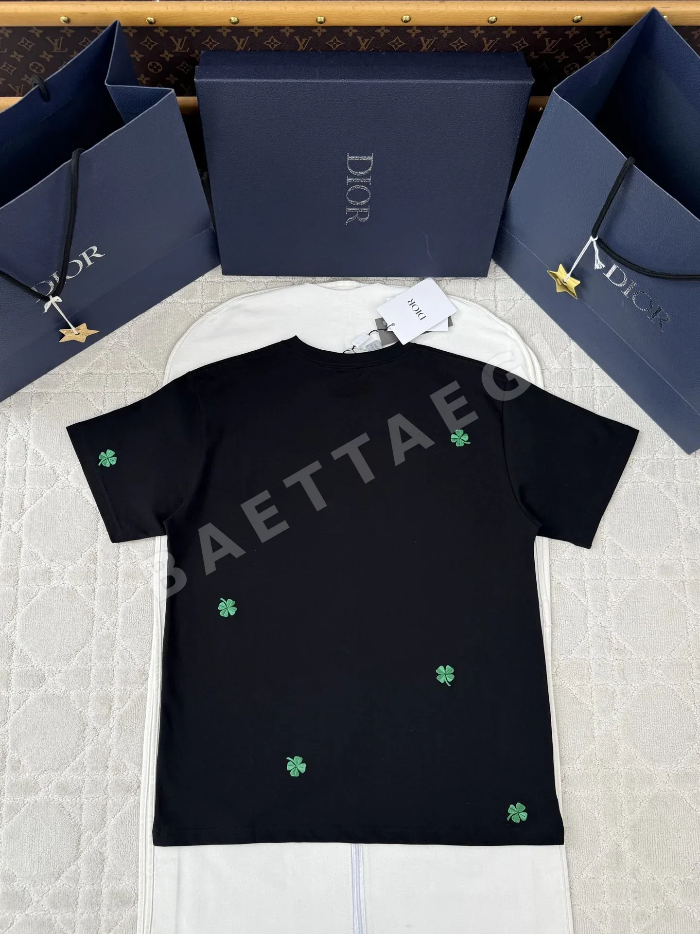 디올 네 잎클로버 자수 남성 반팔 티셔츠 상세 이미지 2