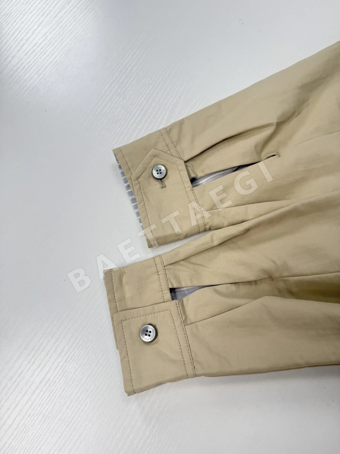 루이비통 모노그램 자카드 스탠드 카라 리버시블 자켓 상세 이미지 10