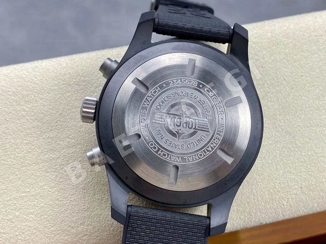 IWC 파일럿 탑건 크로노그래프 블랙 세라믹 시계 상세 이미지 7