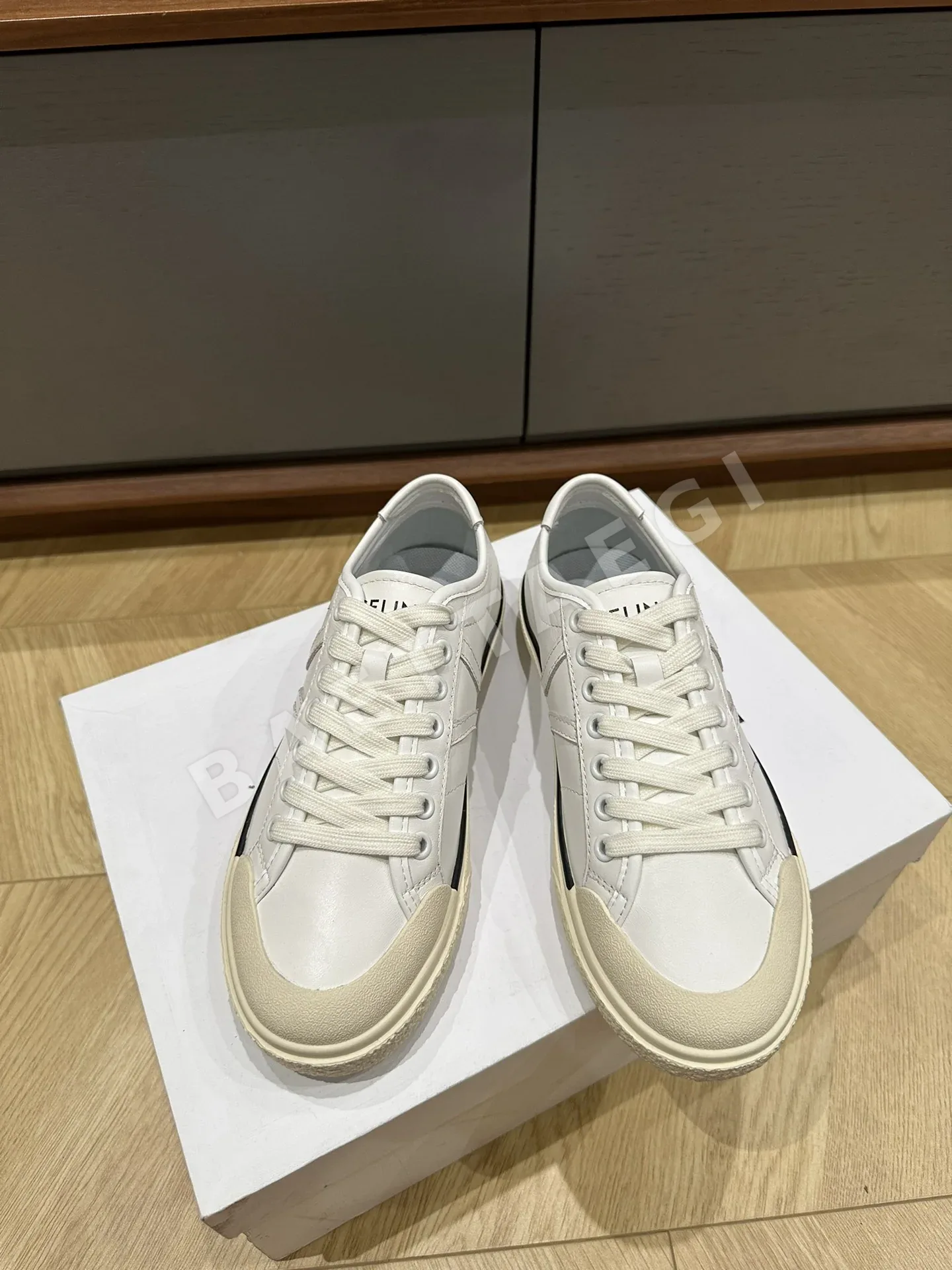 셀린느 카프스킨 램스킨 러버 솔 신발 상세 이미지 2