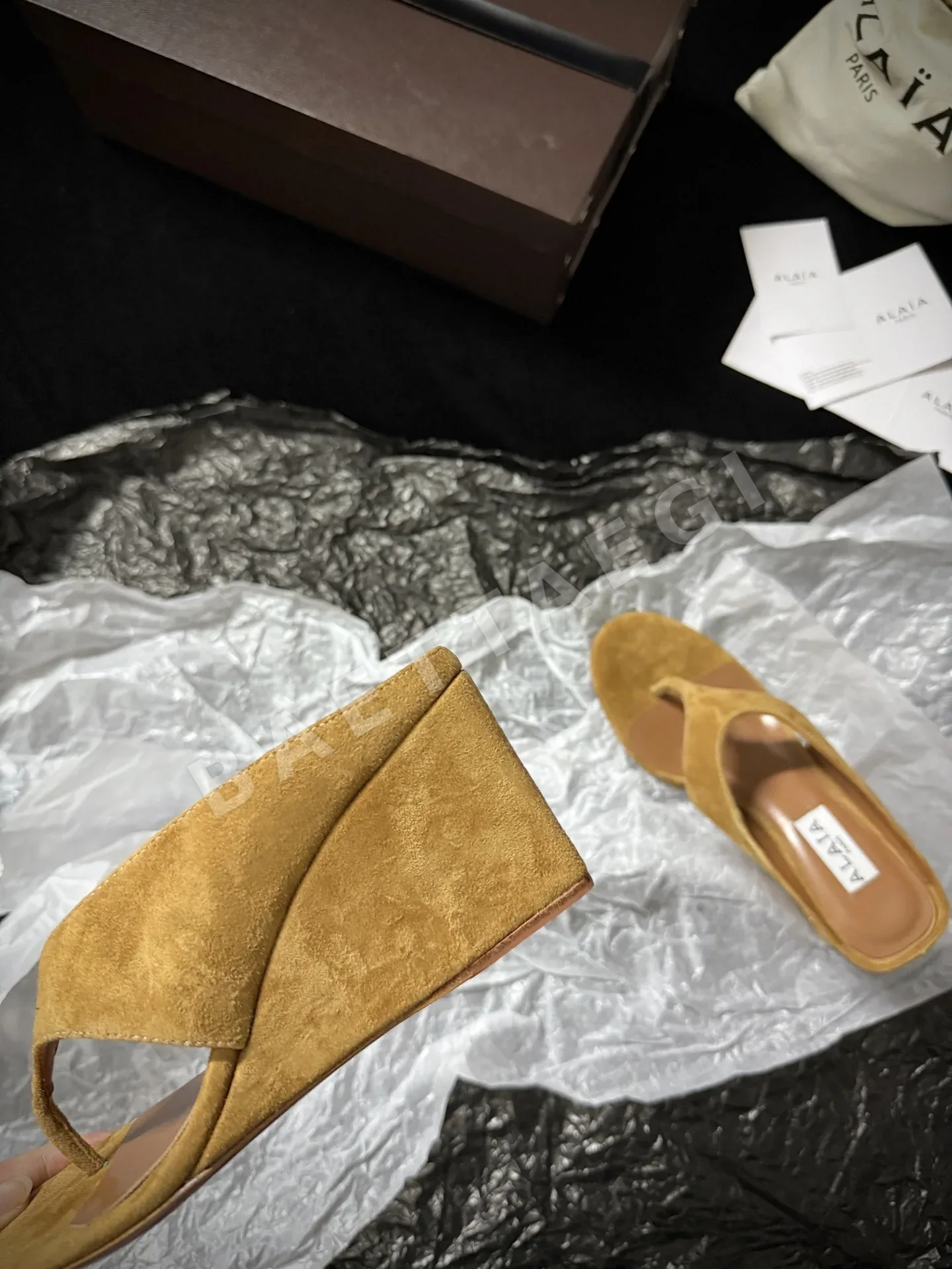 알라이아 비대칭 힐 뮬 상세 이미지 8