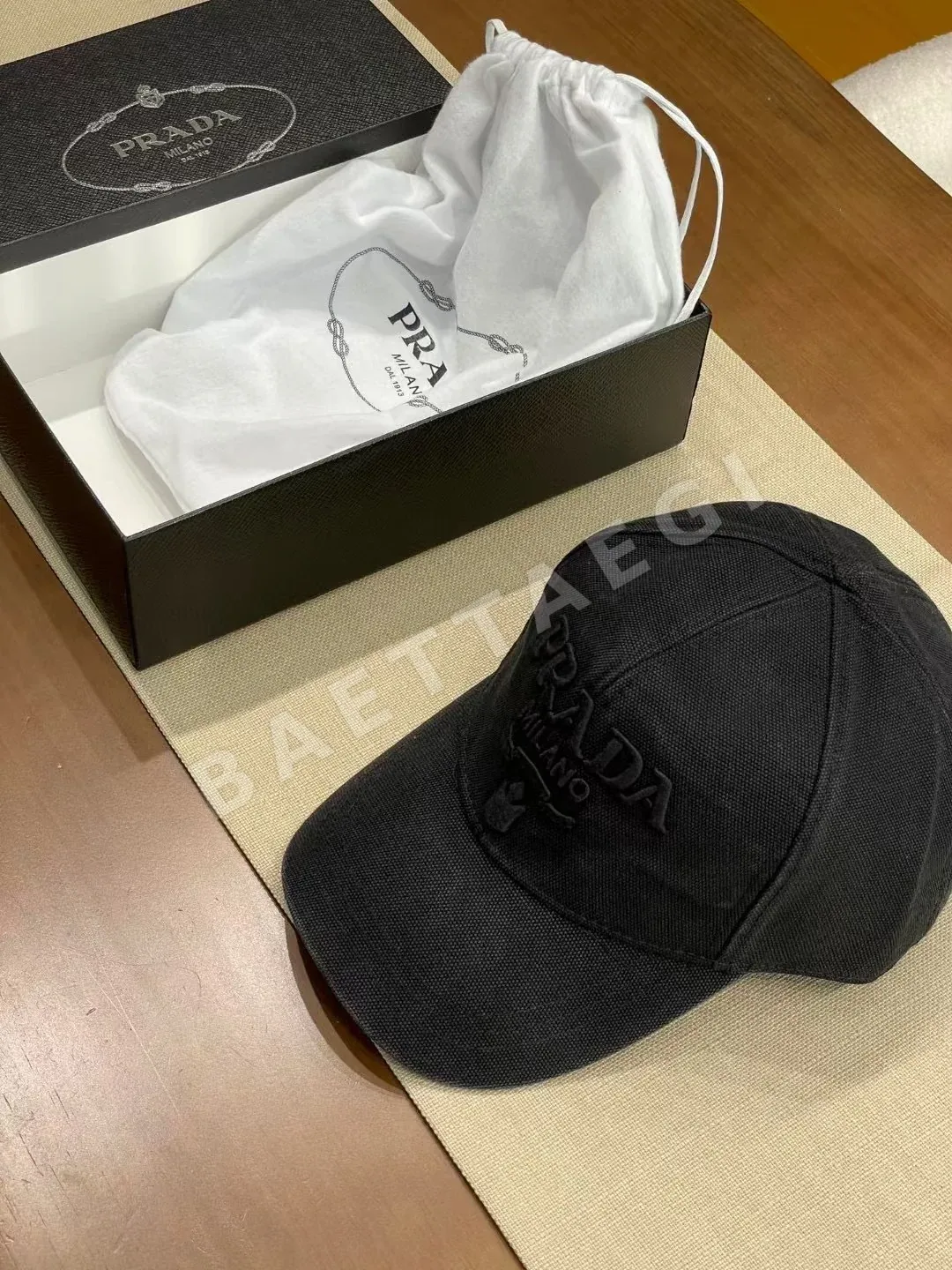 프라다 자수 레터 베이스볼 모자 84697