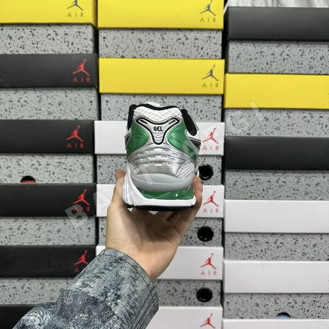 아식스 [LZ] 젤 카야노 14 1201A019-110 200591 Asics Gel-Kayano 14 White Malachite Green 상세 이미지 10