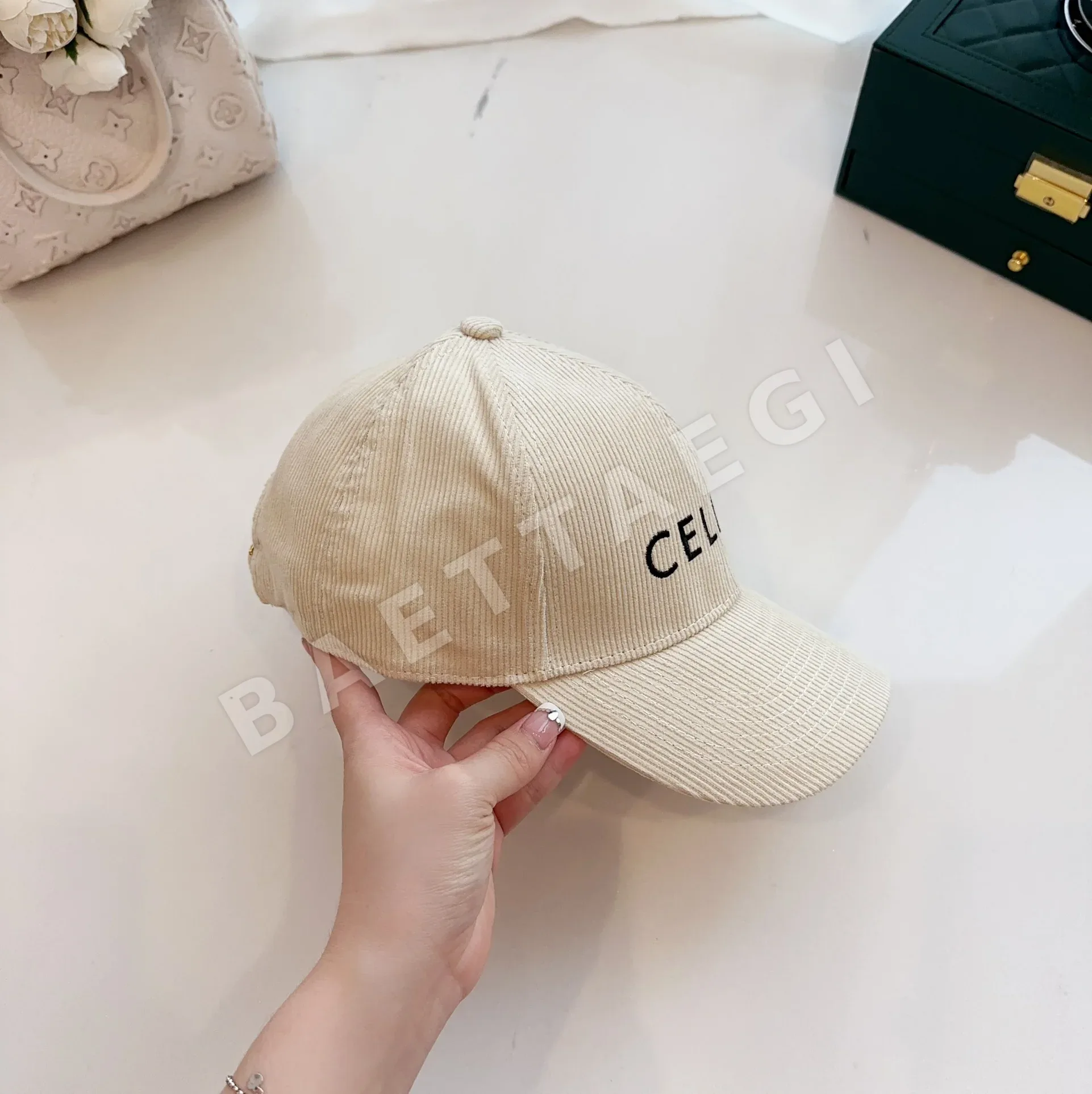 셀린느 코듀로이 스트라이프 야구모자 상세 이미지 2