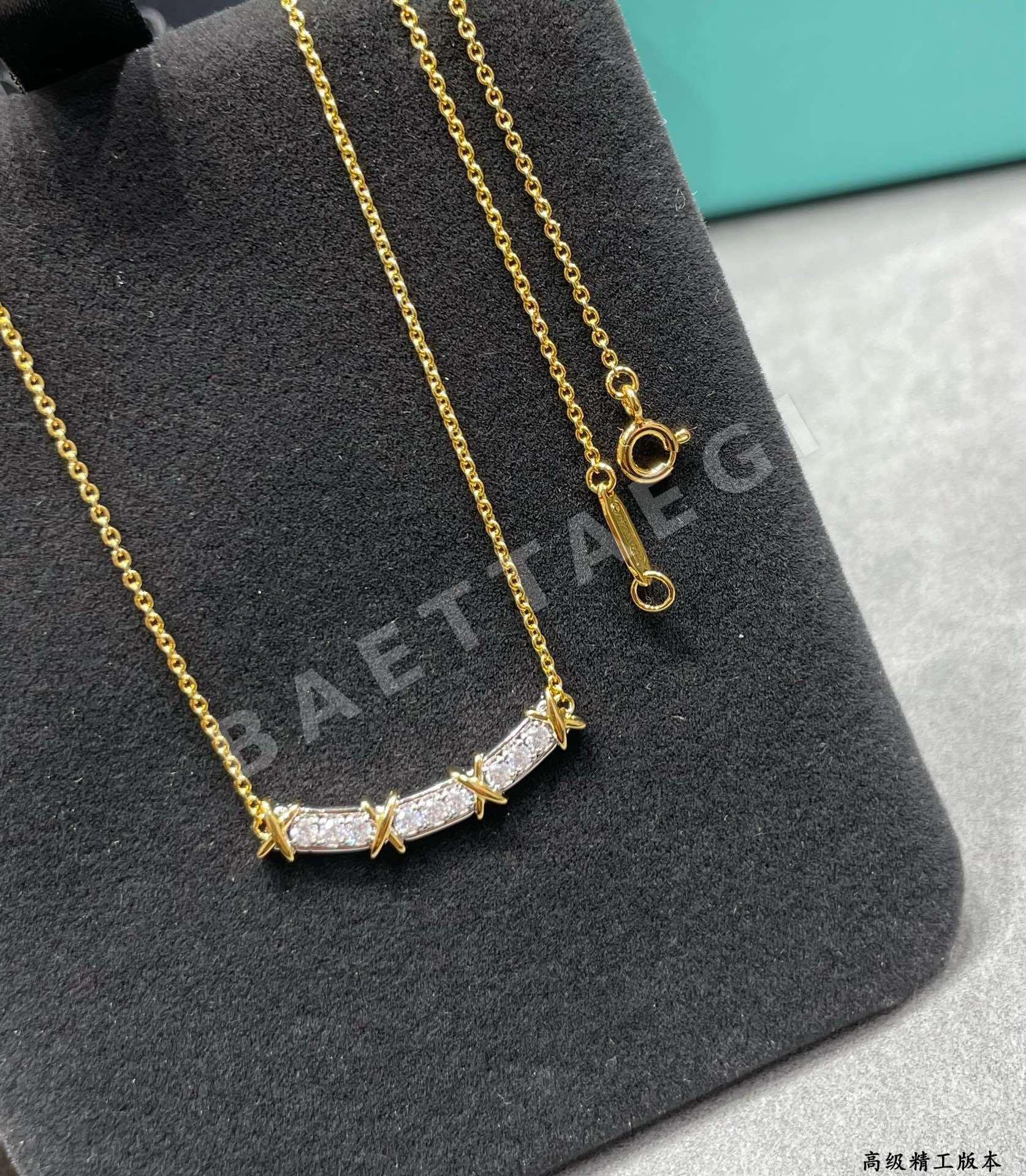 티파니 크로스 컬러 골드 목걸이 상세 이미지 5
