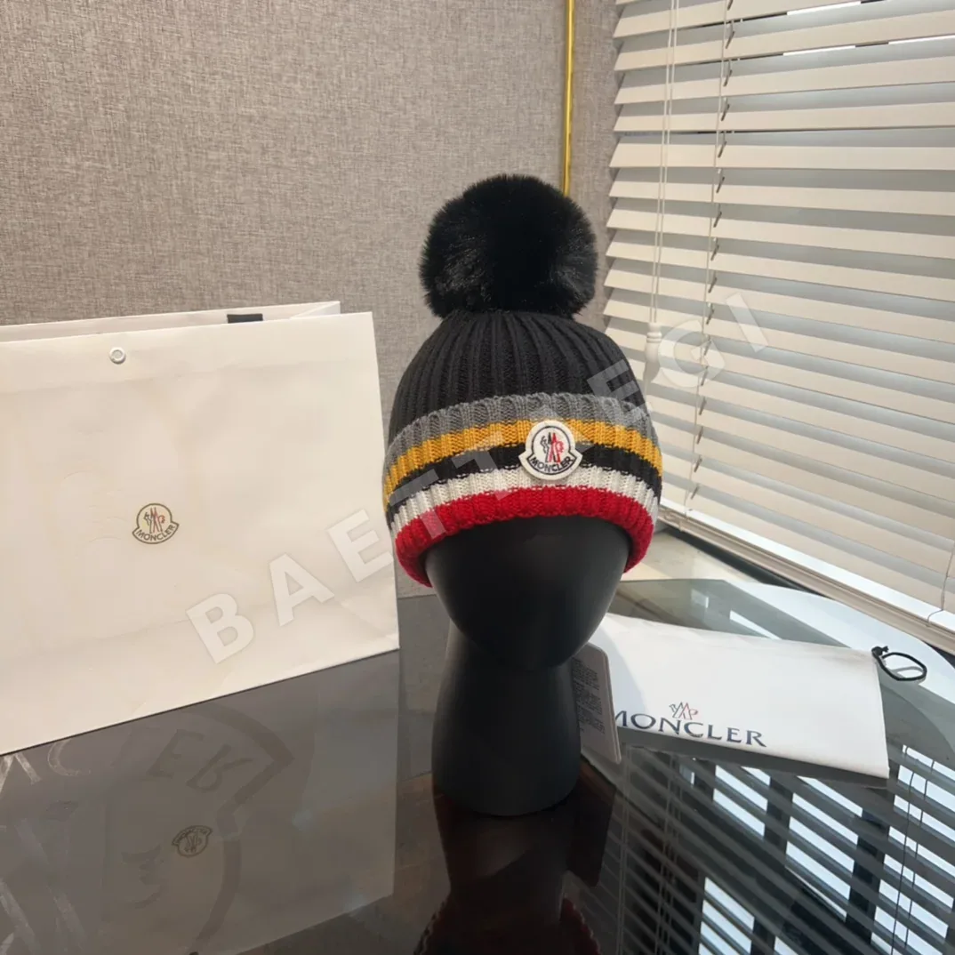몽클레르 울 니트 폼폼 모자 상세 이미지 2