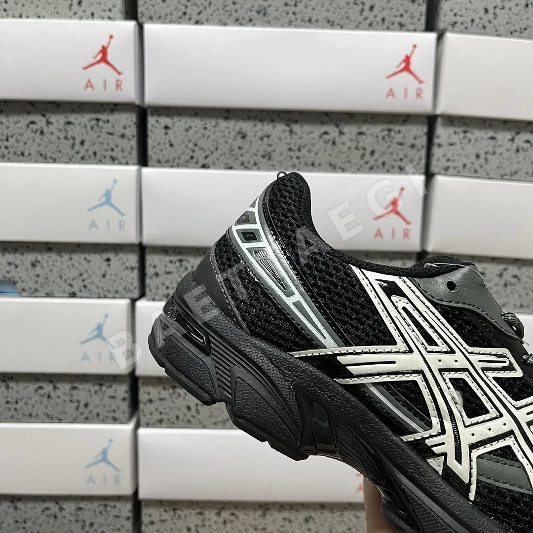 아식스 [VP] 젤 1130 1201A906-001 200551 Asics Gel-1130 Black Pure Silver 상세 이미지 2