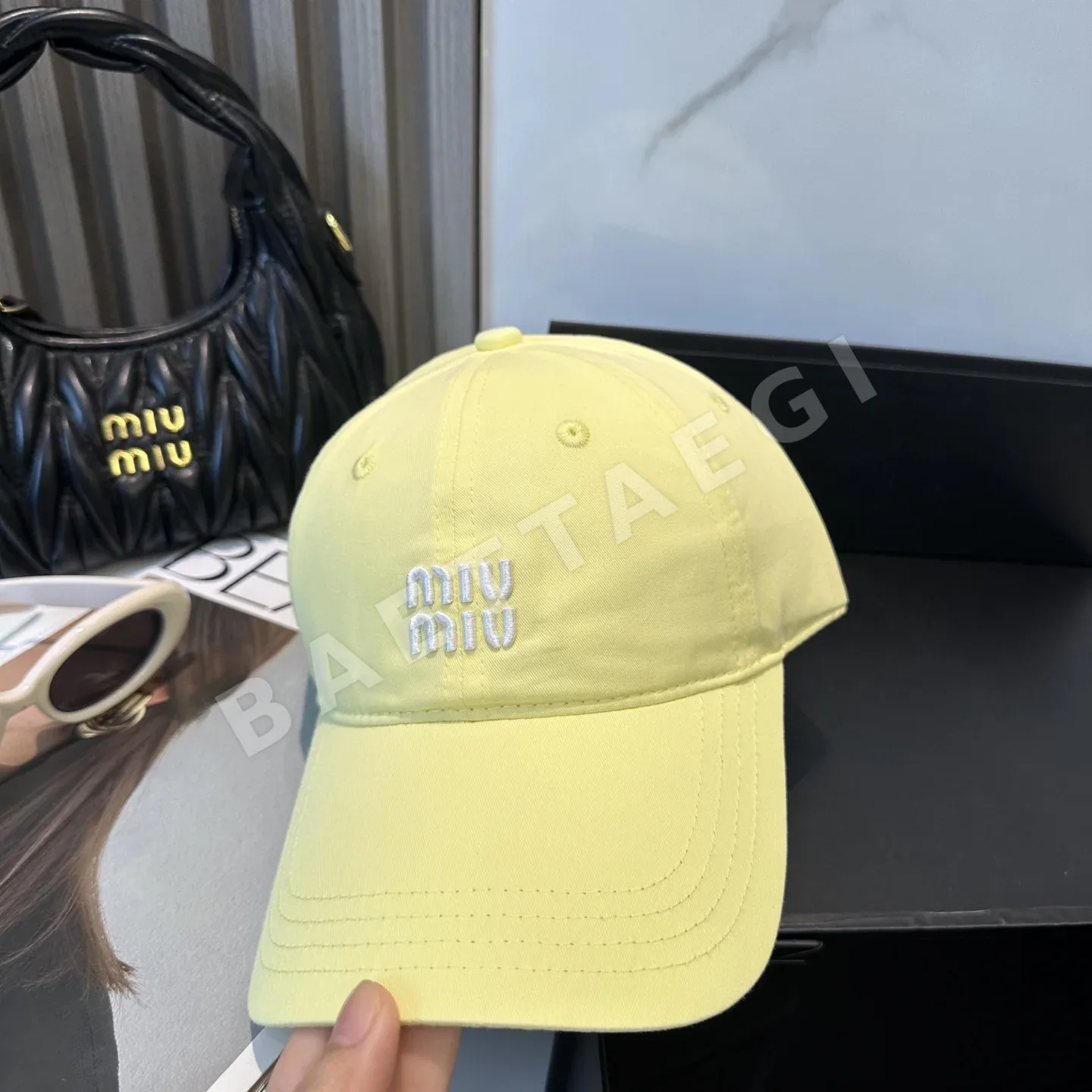 미우미우 자수 베이스볼 모자 상세 이미지 2