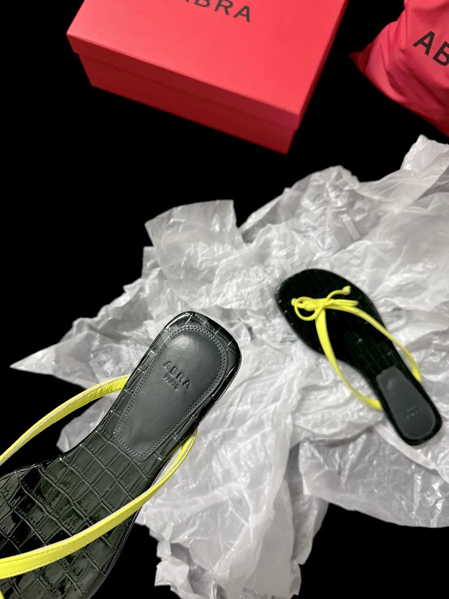 아브라 크로커다일 패턴 비치 샌들 상세 이미지 7