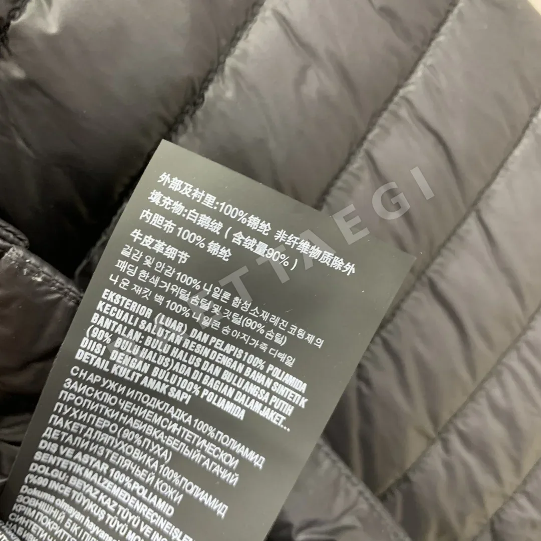 프라다 후드 탈부착 여성 다운 자켓 상세 이미지 8