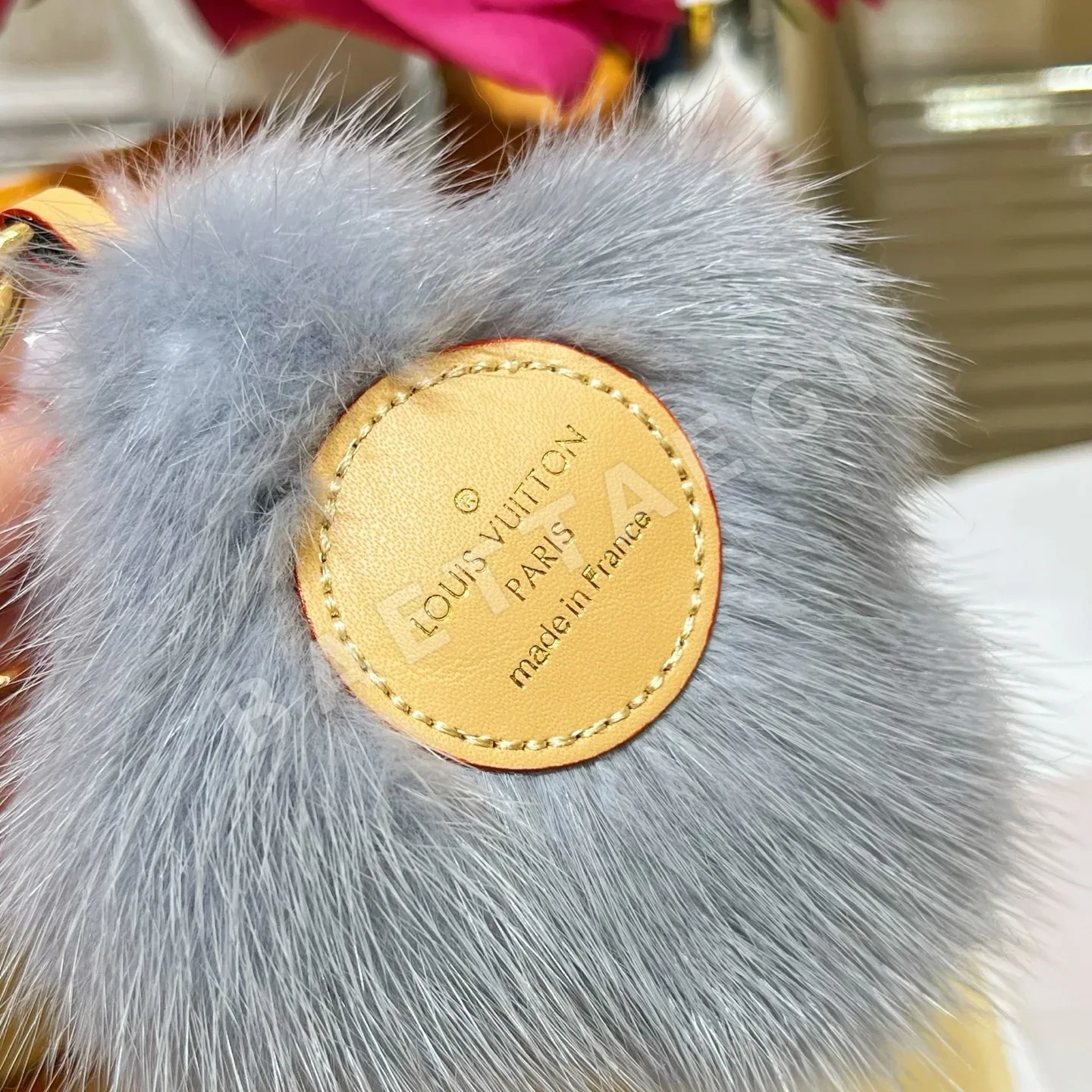 루이비통 밍크 퍼 폼폼 키링 상세 이미지 6