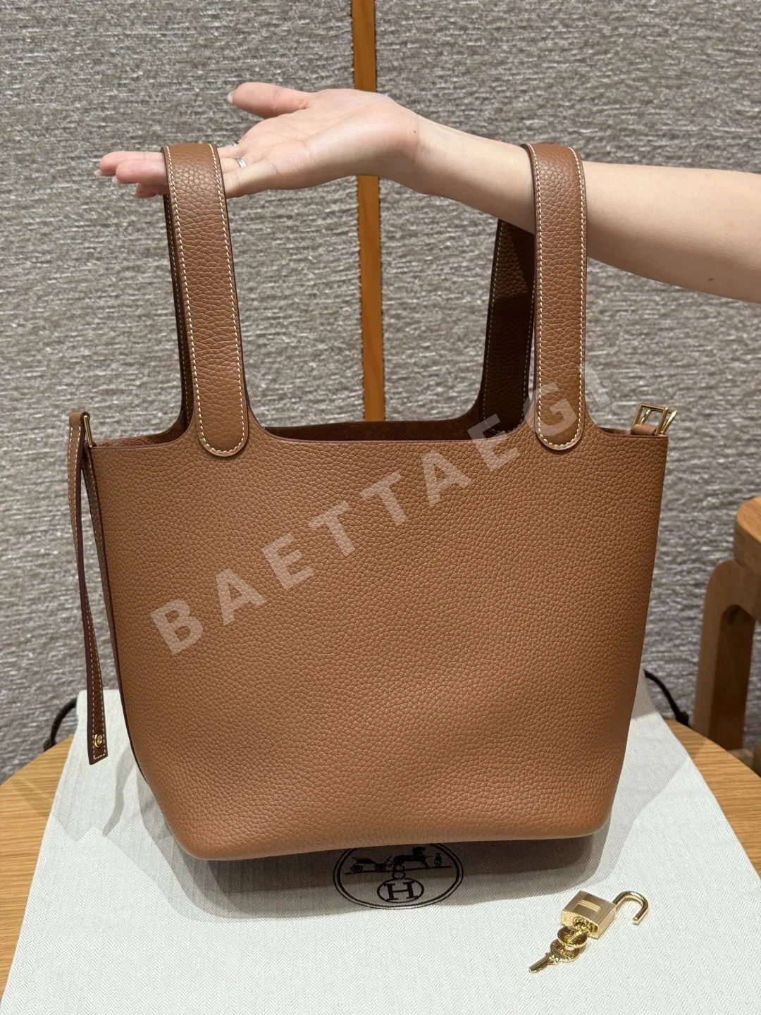 에르메스 피코탄 락 크레망스 가죽 가방 상세 이미지 3