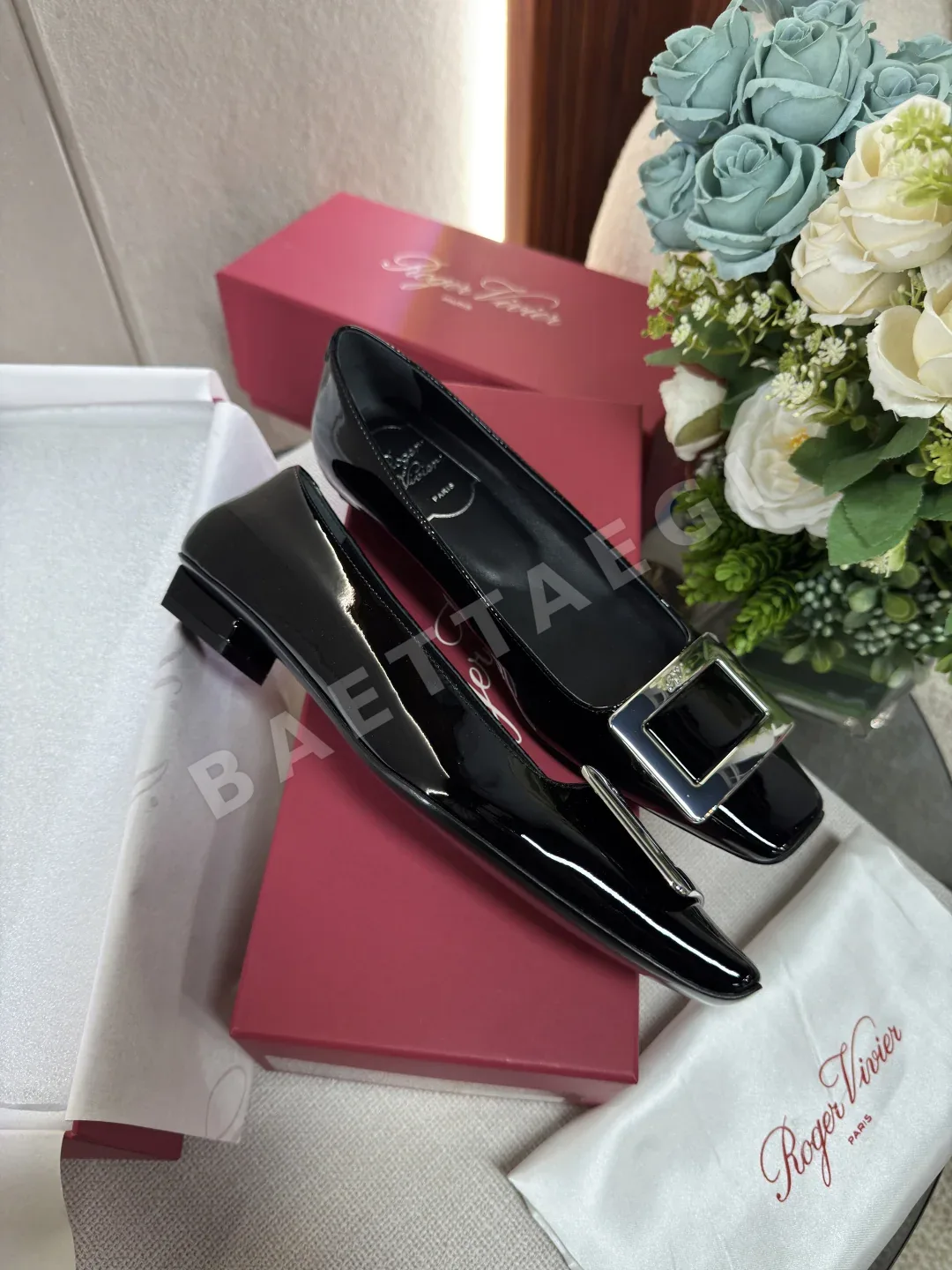 로저비비에 스퀘어 버클 소프트솔 여성 신발 상세 이미지 2