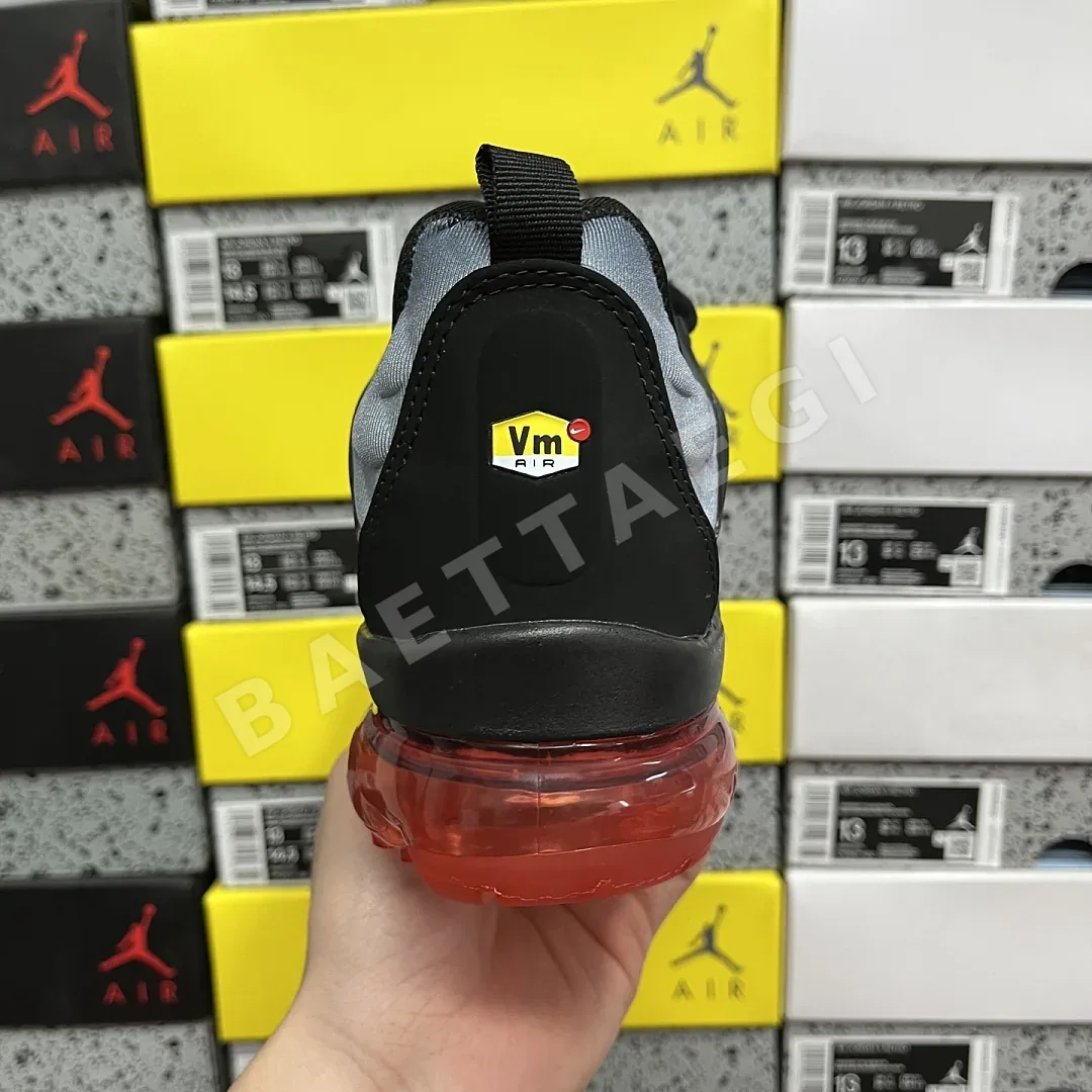 나이키 [OT] 에어 베이퍼맥스 플러스 블랙 그레이 레드 AQ8632-001 201579 Nike Air VaporMax Plus Shark 상세 이미지 7