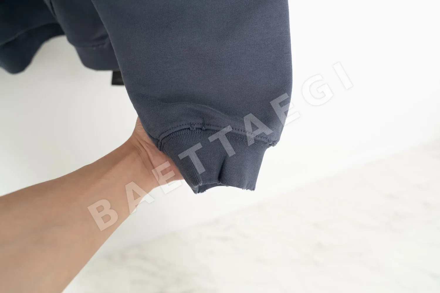 발렌시아가 로고 프린트 남성 후드 상세 이미지 9
