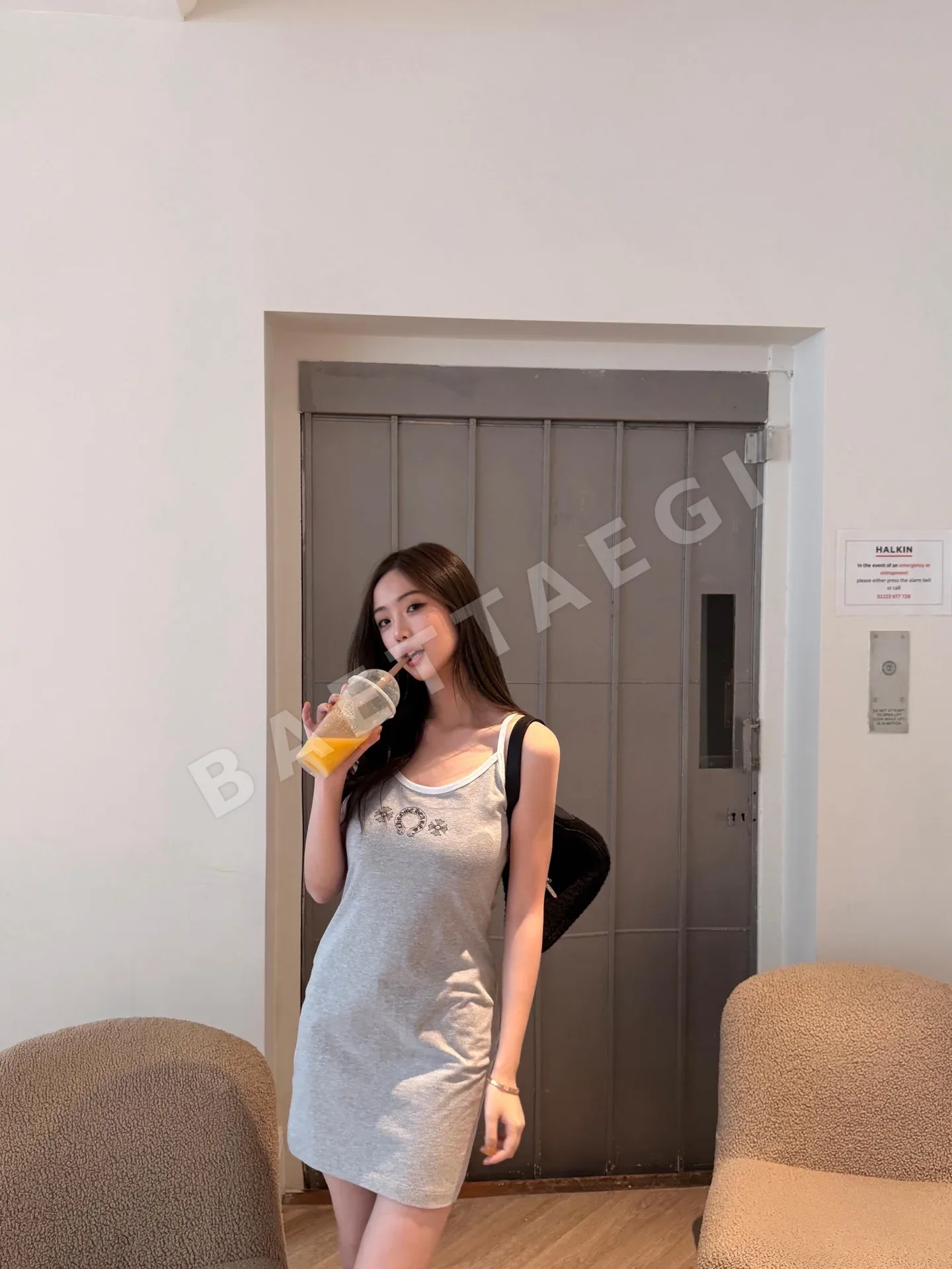 크롬하츠 홀스슈 스크롤 프린트 여성 반팔 티셔츠 상세 이미지 22