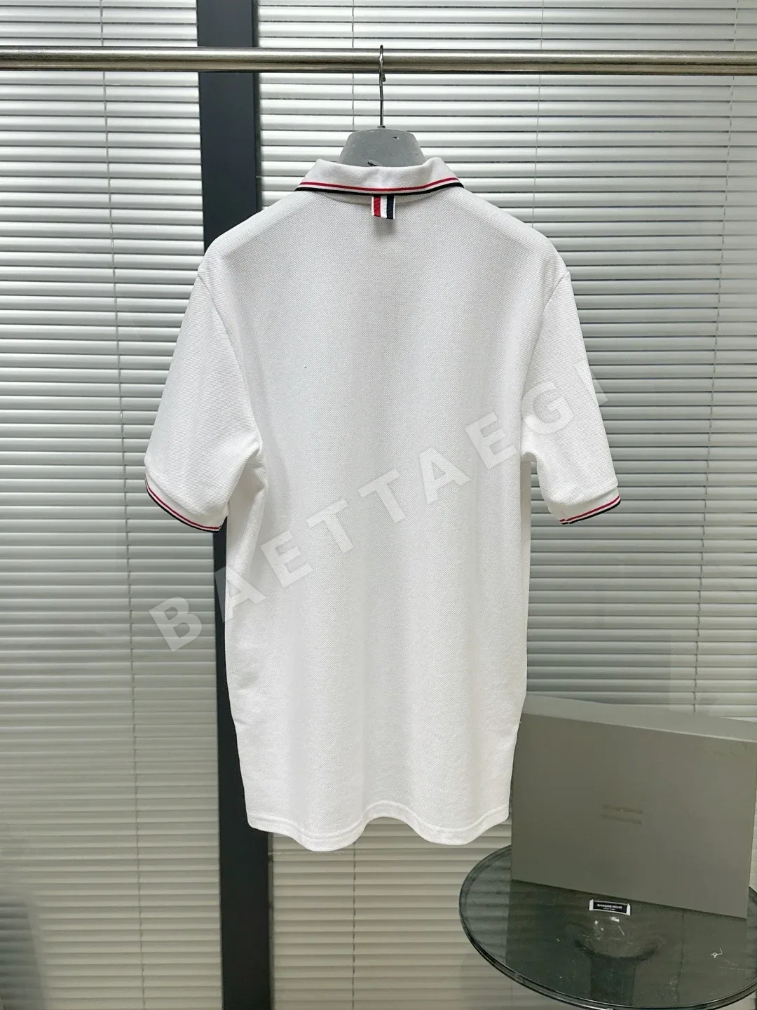 톰브라운 립 메시 반팔 폴로셔츠 남성 상세 이미지 3