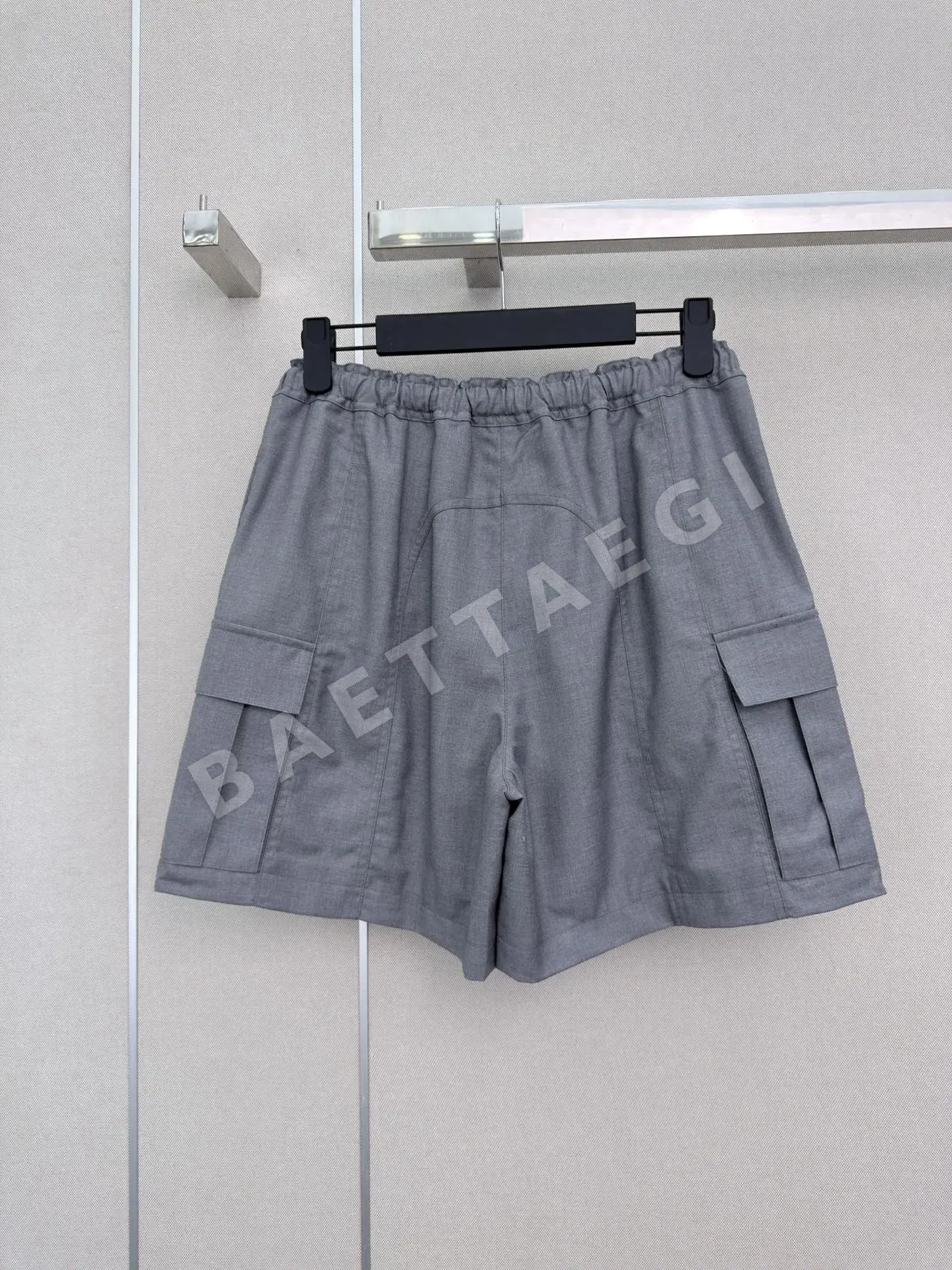 프라다 문자 장식 워크웨어 여성 반바지 상세 이미지 8