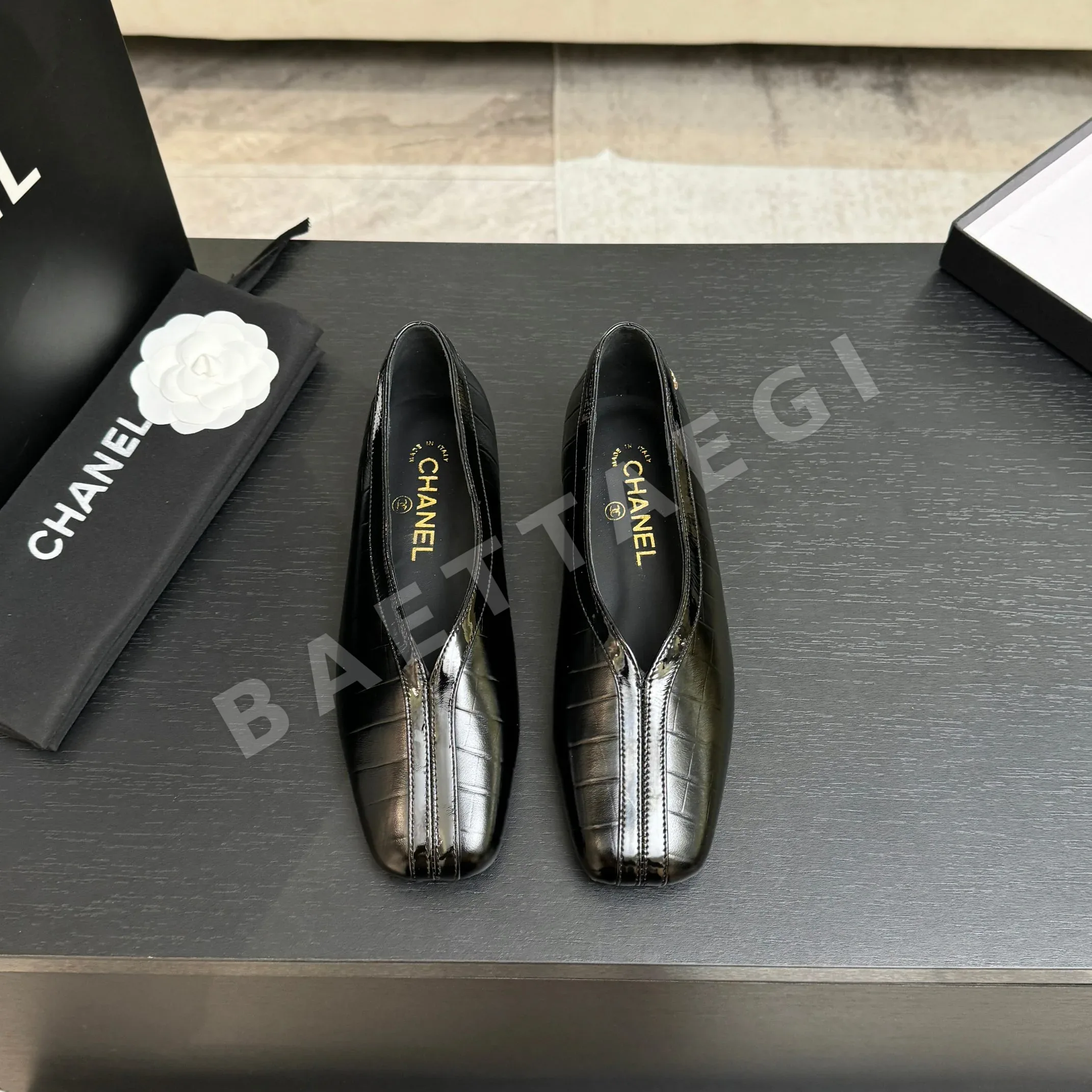 샤넬 26C 더블 C 컬러 블록 플랫 슈즈 98446