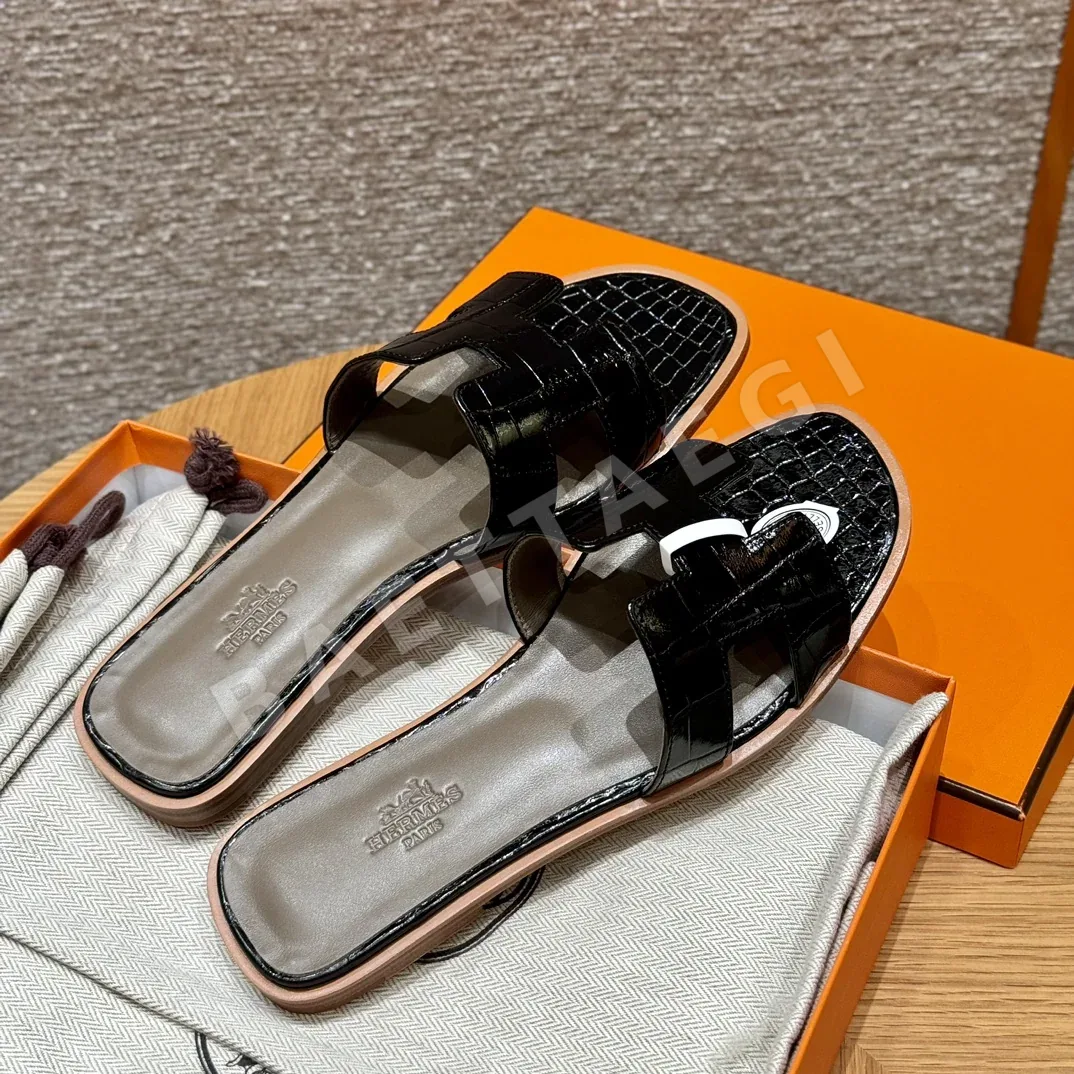 에르메스 오란 샌들 블랙 가죽 H 컷아웃 상세 이미지 3