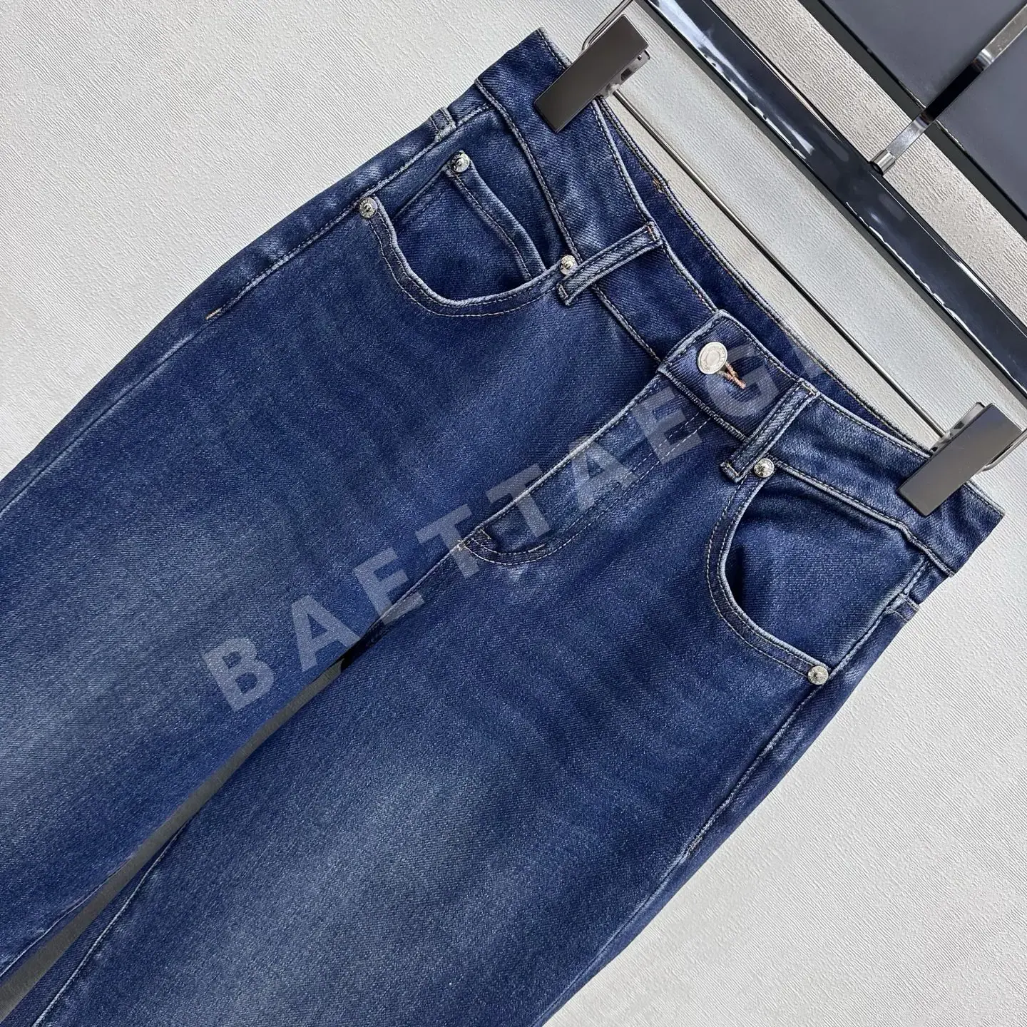 에르메스 레터라벨 플레어 여성 바지 상세 이미지 2