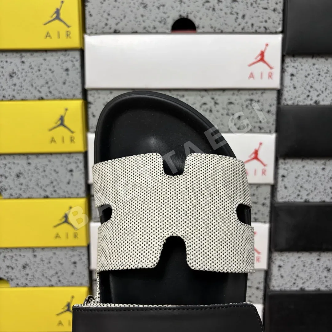 에르메스 [YX] 그레이 블랙 205750 Hermes Chypre Sandal / 상세 이미지 5