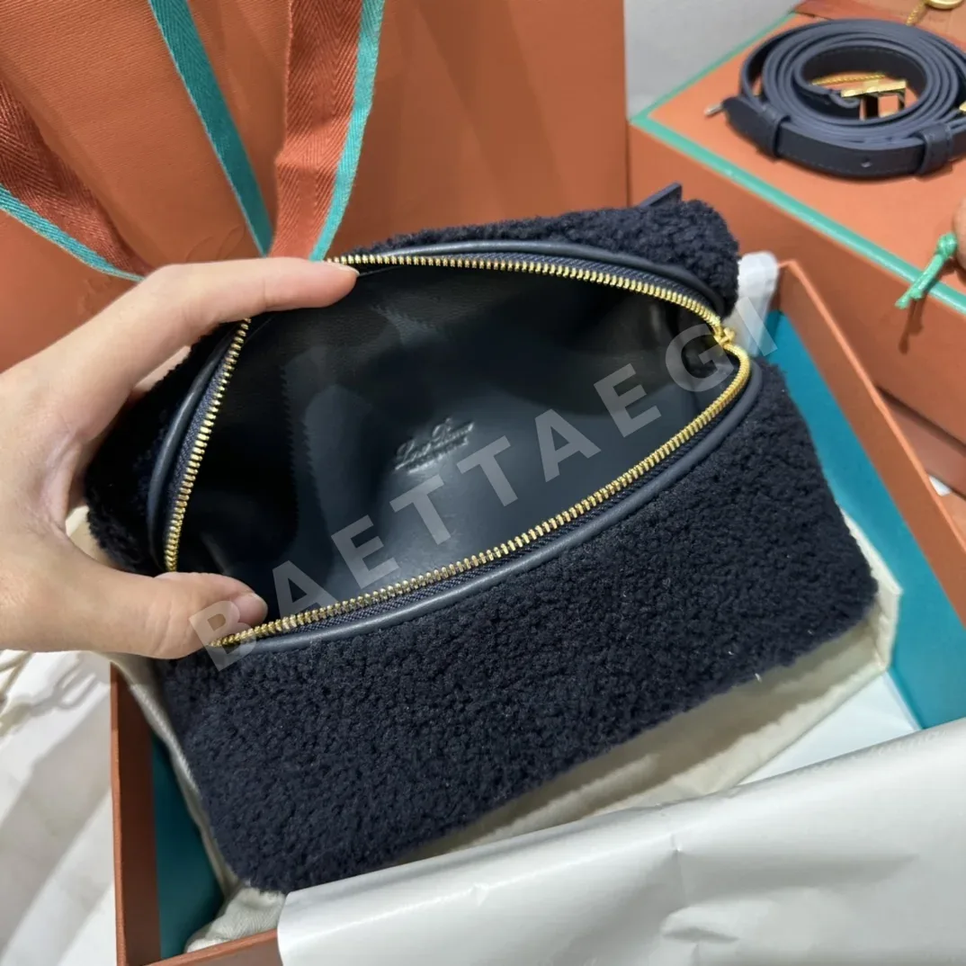 로로피아나 캐시미어 크로스바디 가방 상세 이미지 7