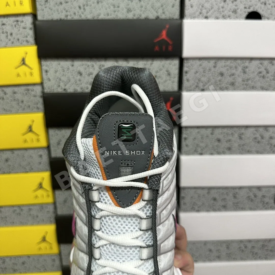 나이키 [WM] 샥스 TL CZ7691-001 201008 Nike Shox TL Size? Viotech 상세 이미지 9