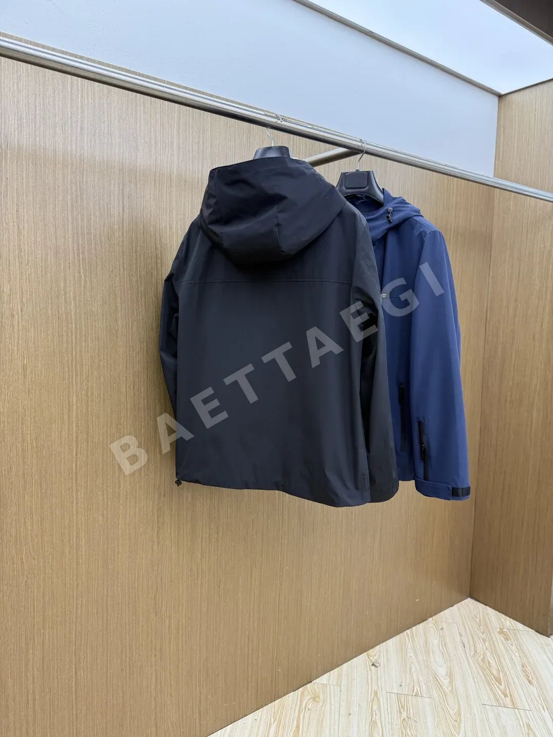 프라다 후드 캐주얼 방풍 자켓 상세 이미지 9