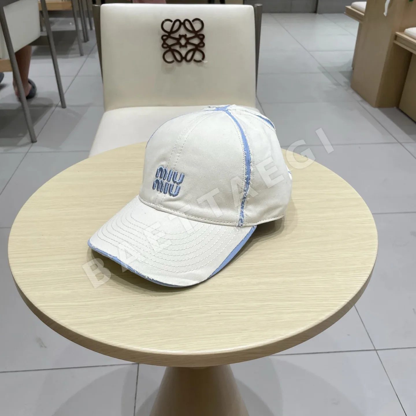 미우미우 자수 베이스볼캡 상세 이미지 4