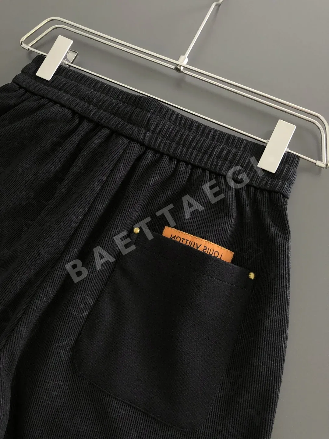 루이비통 남성 자수 반바지 상세 이미지 9