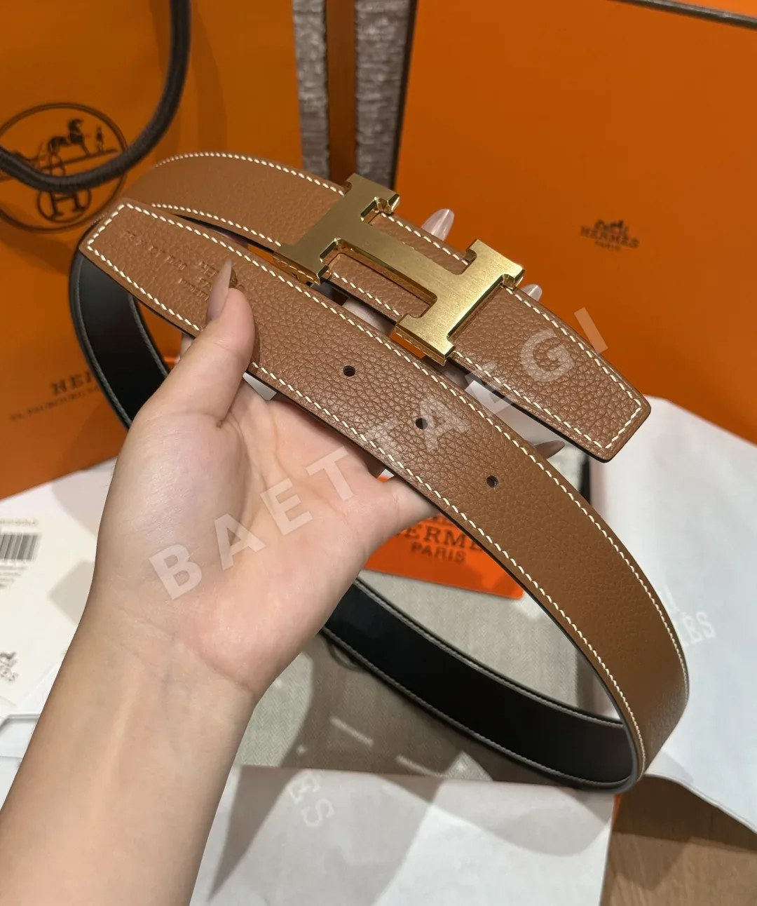 루이비통 H 버클 리버시블 가죽 벨트 32mm 상세 이미지 5