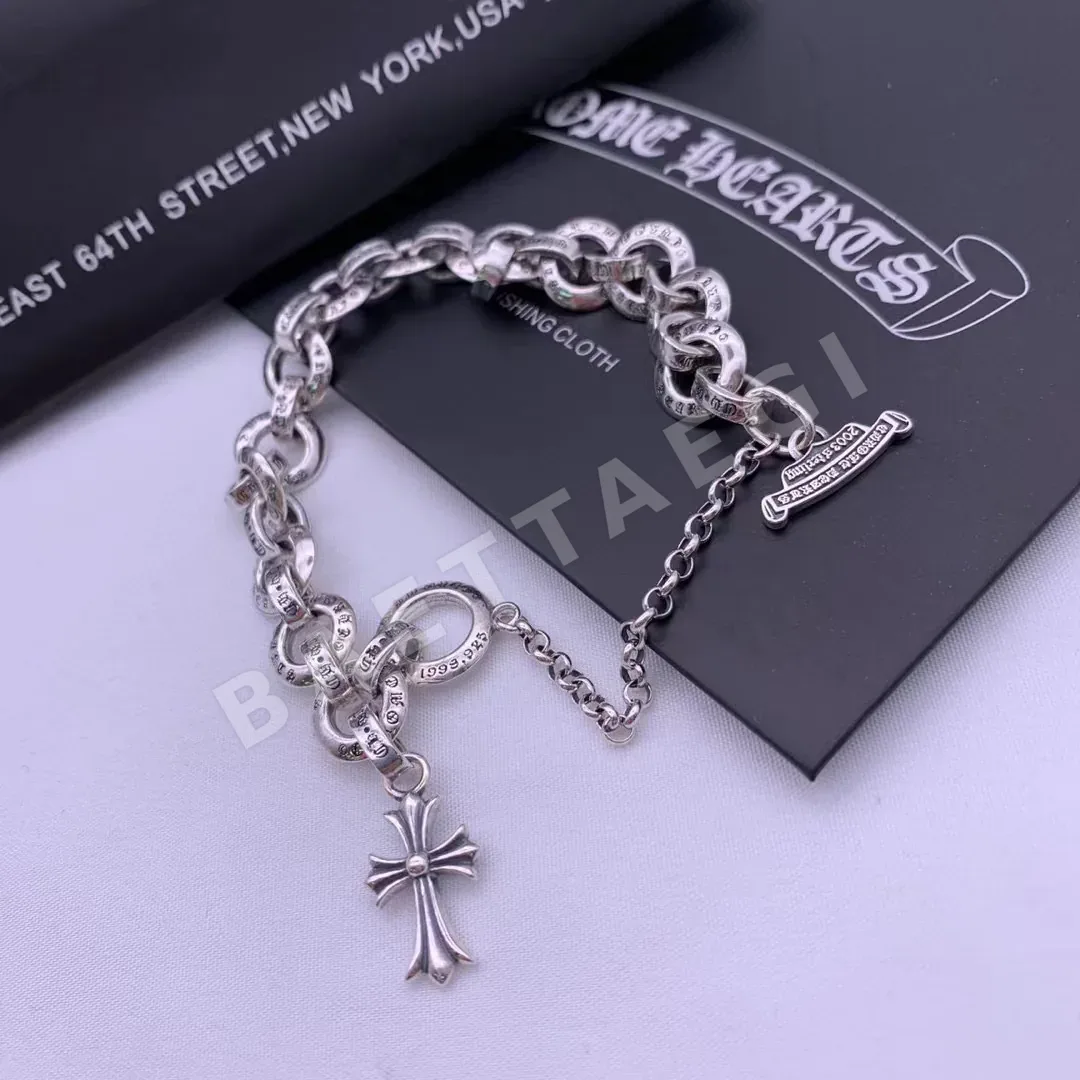 크롬하츠 레트로 레터 크로스 펜던트 팔찌 127470