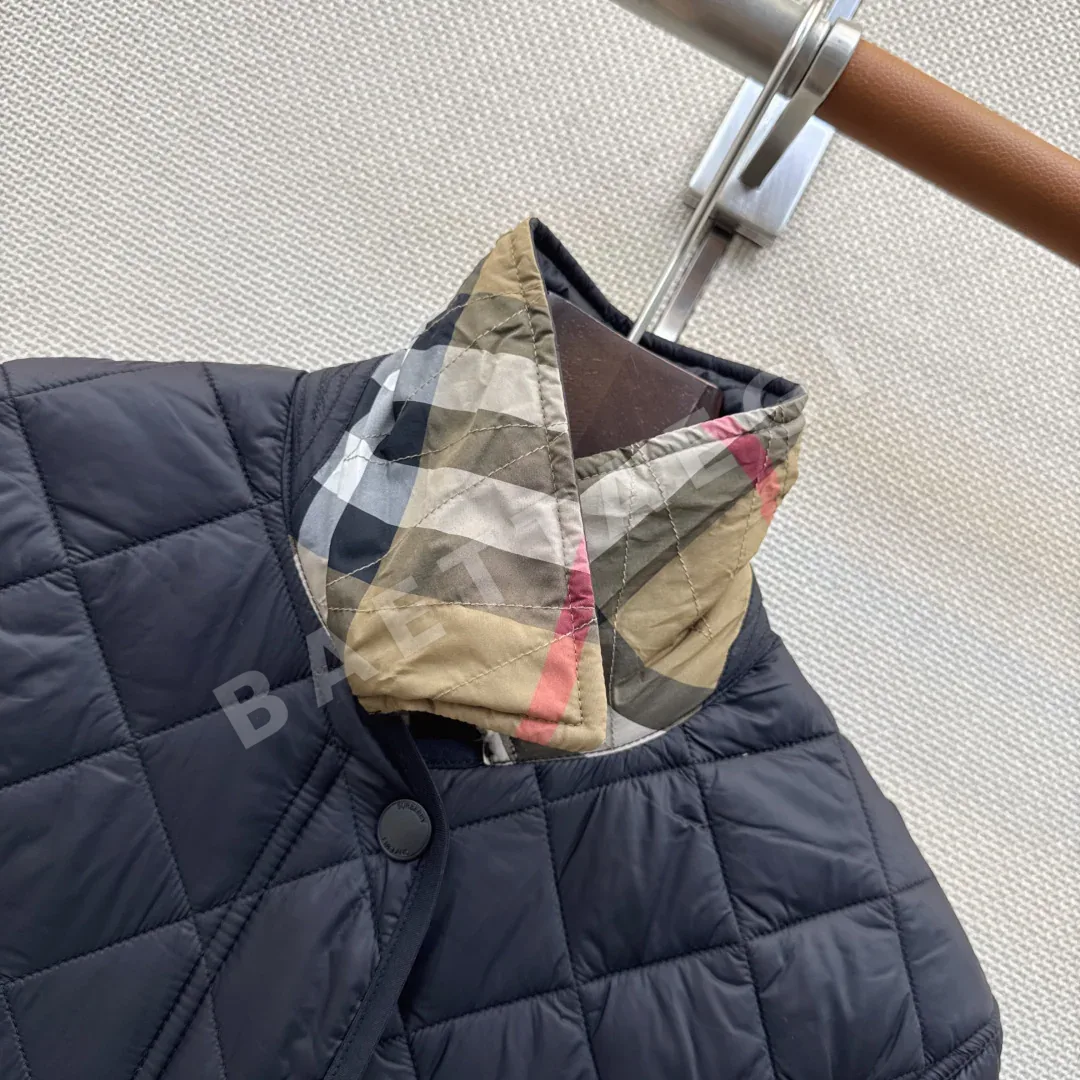 버버리 다이아몬드 퀼팅 숏 자켓 상세 이미지 8