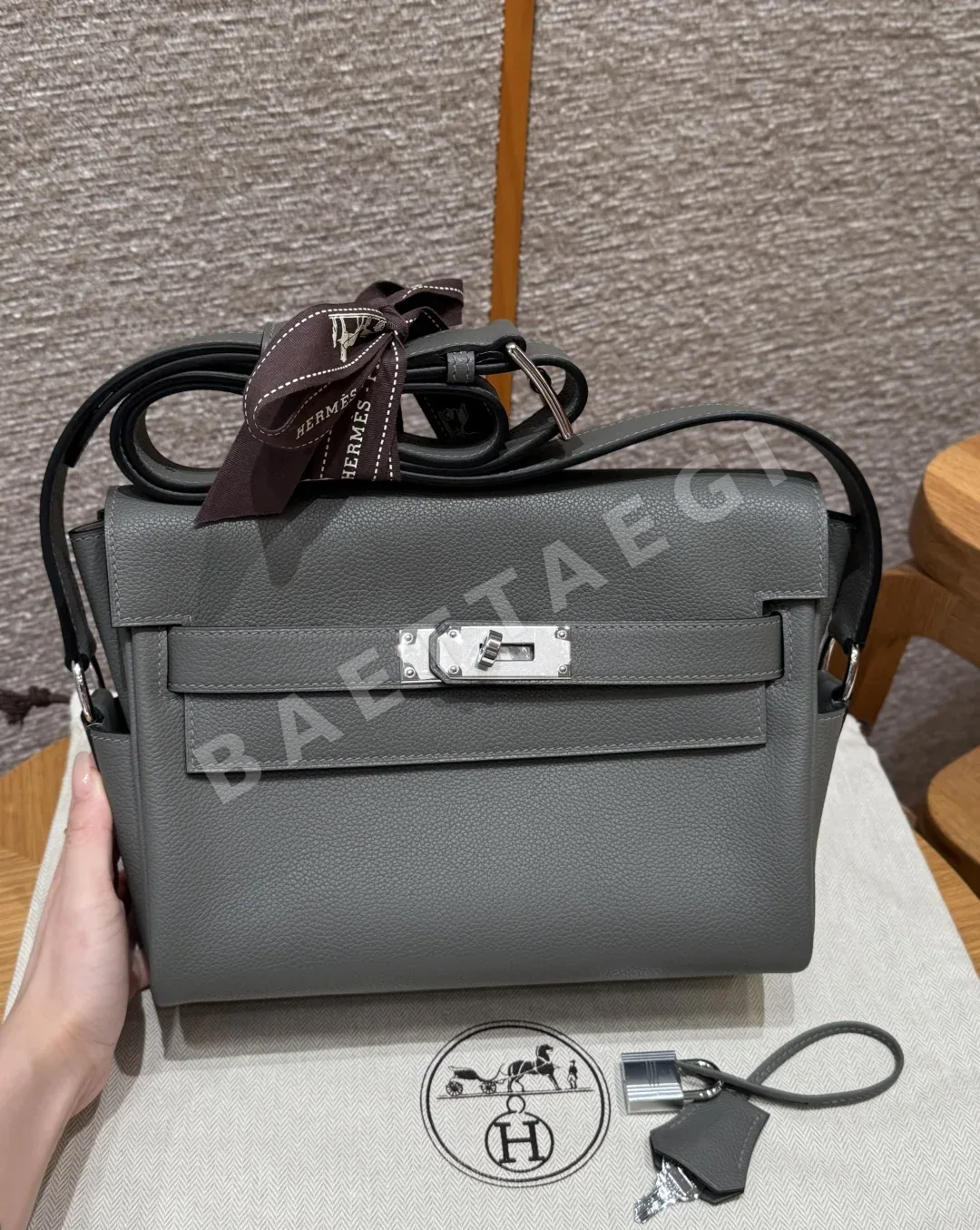 에르메스 켈리 메신저 가방 상세 이미지 6