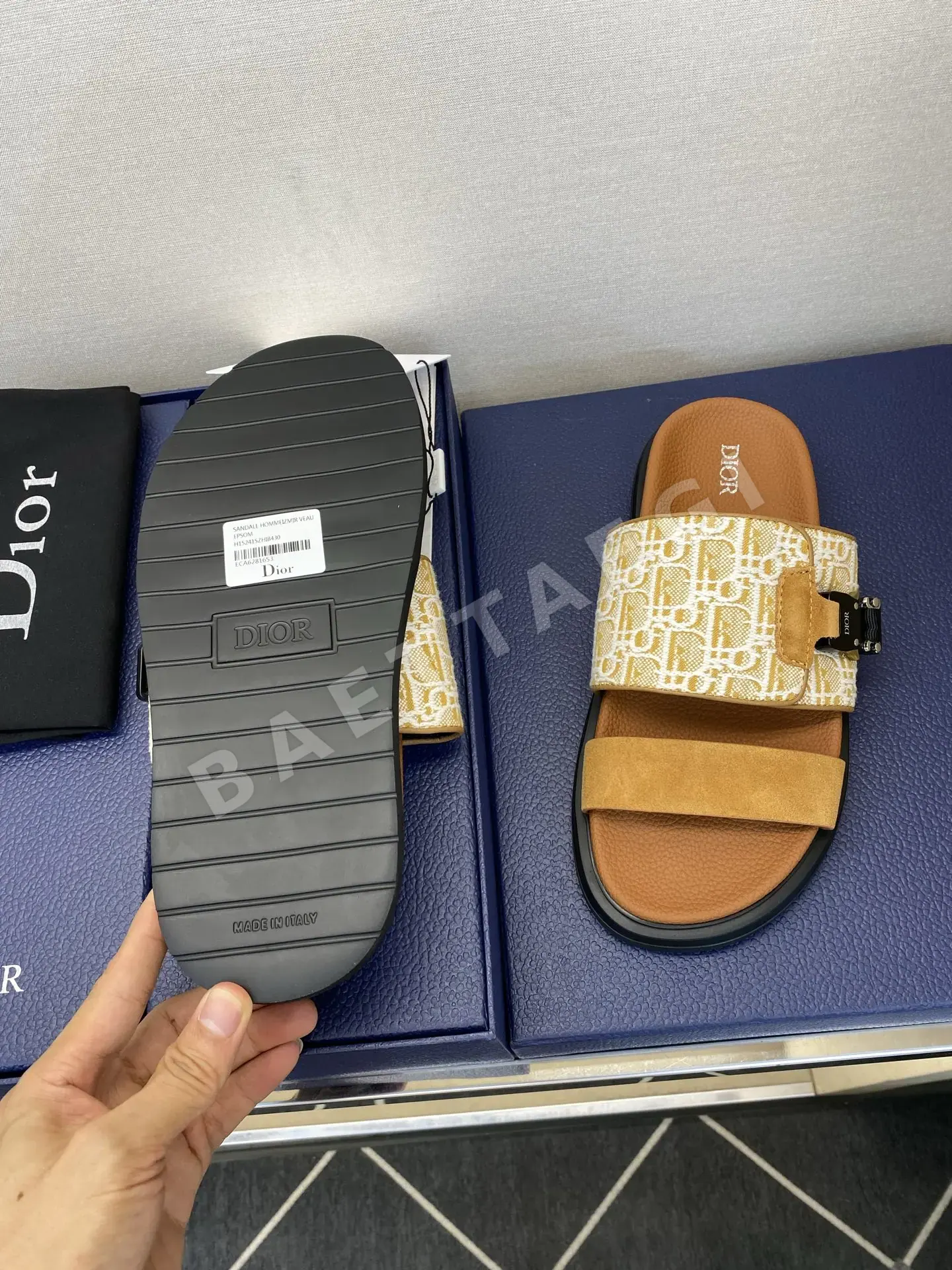 디올 자수 캔버스 버클 남성 슬리퍼 상세 이미지 9