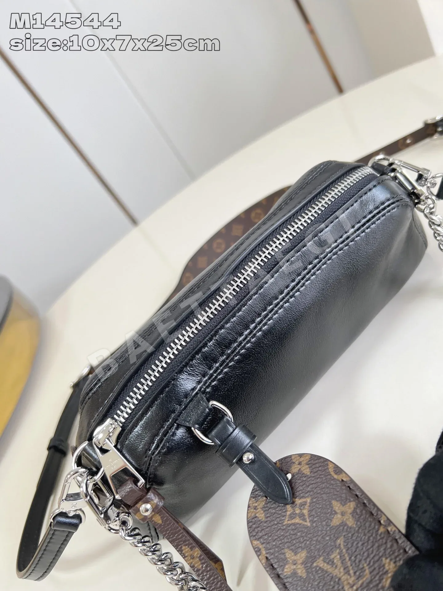 루이비통 M14544 포쉐트 핸드백 상세 이미지 6