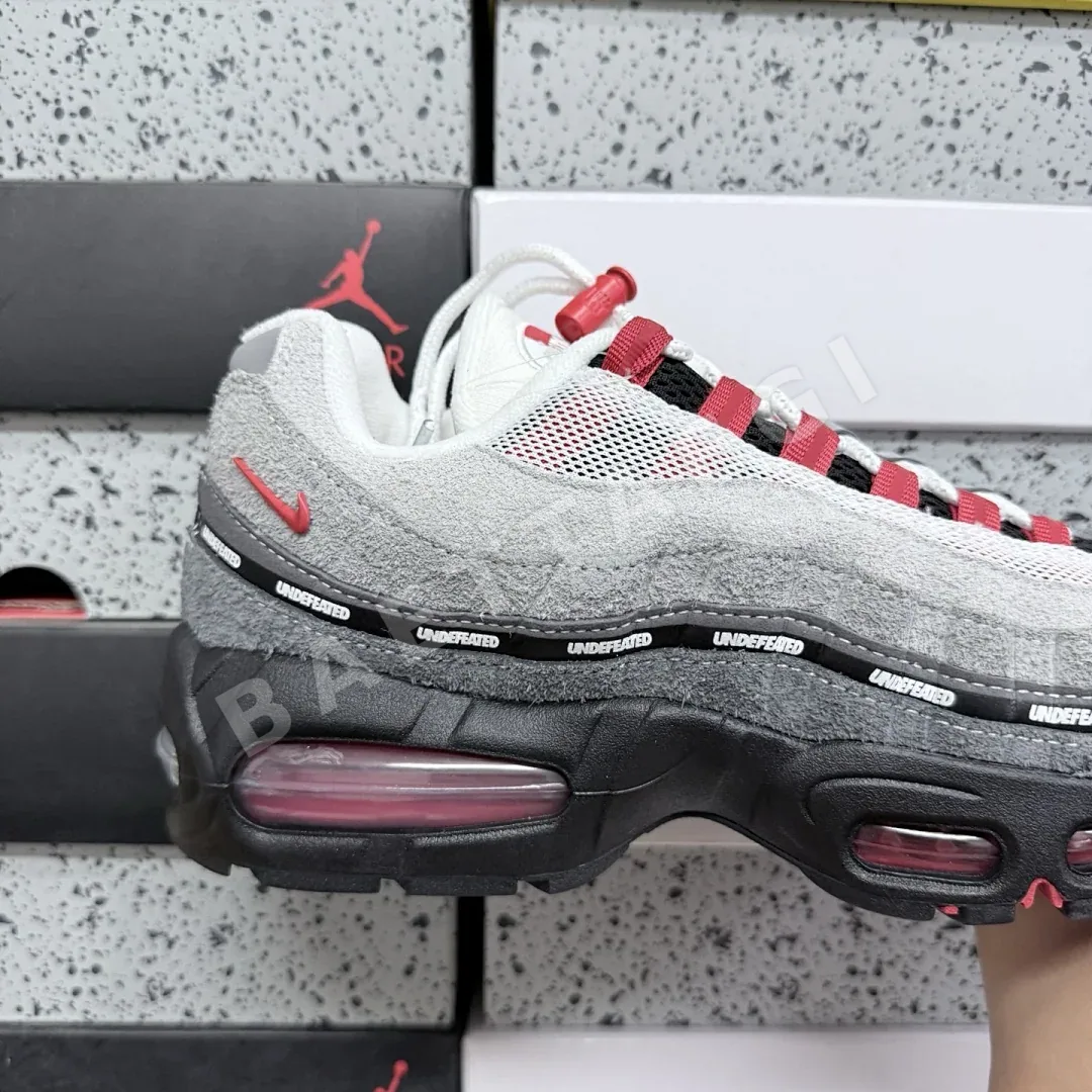 나이키 [KZ2.0] 에어 맥스 95 SP IB4523-003 201337 Nike Air Max 95 SP Undefeated Geo 상세 이미지 9
