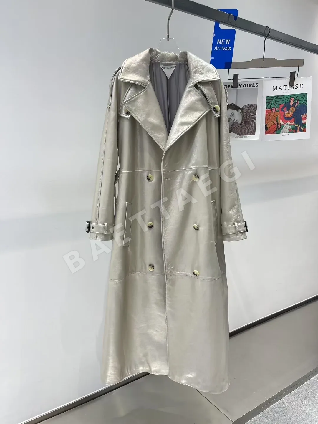 보테가베네타 램스킨 트렌치코트 여성 자켓 상세 이미지 6