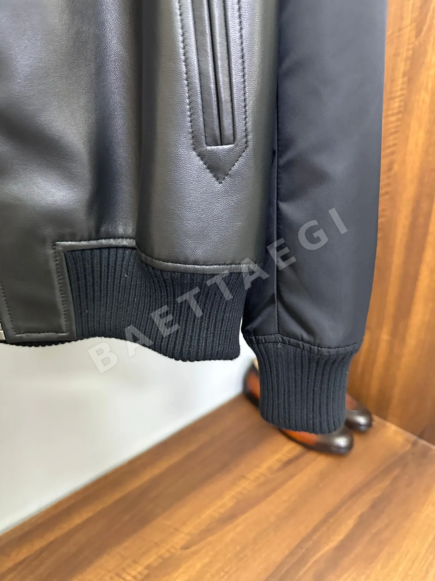 루이비통 램스킨 패치워크 베이스볼 자켓 상세 이미지 7