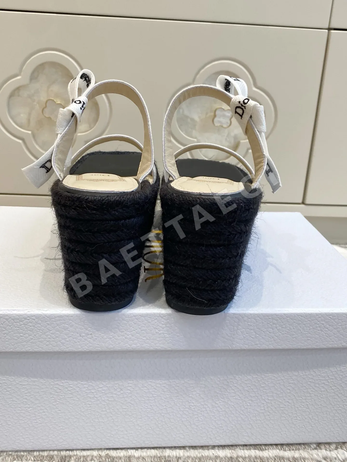디올 자 리본 웨지 샌들 상세 이미지 8