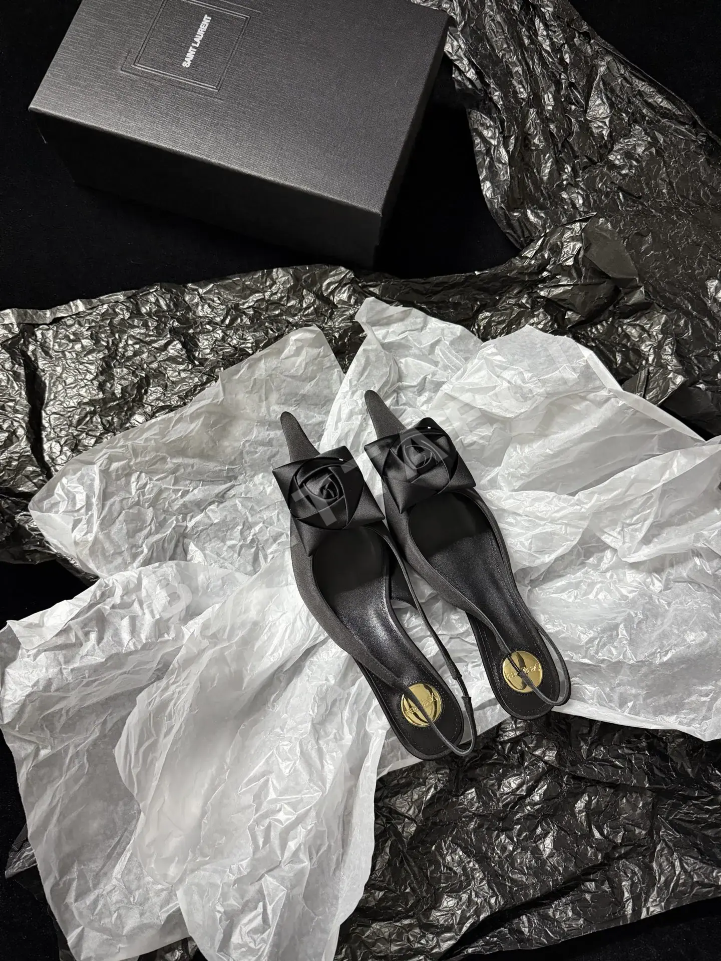 생로랑 YSL 장미 프린트 뾰족코 여성 신발 9363