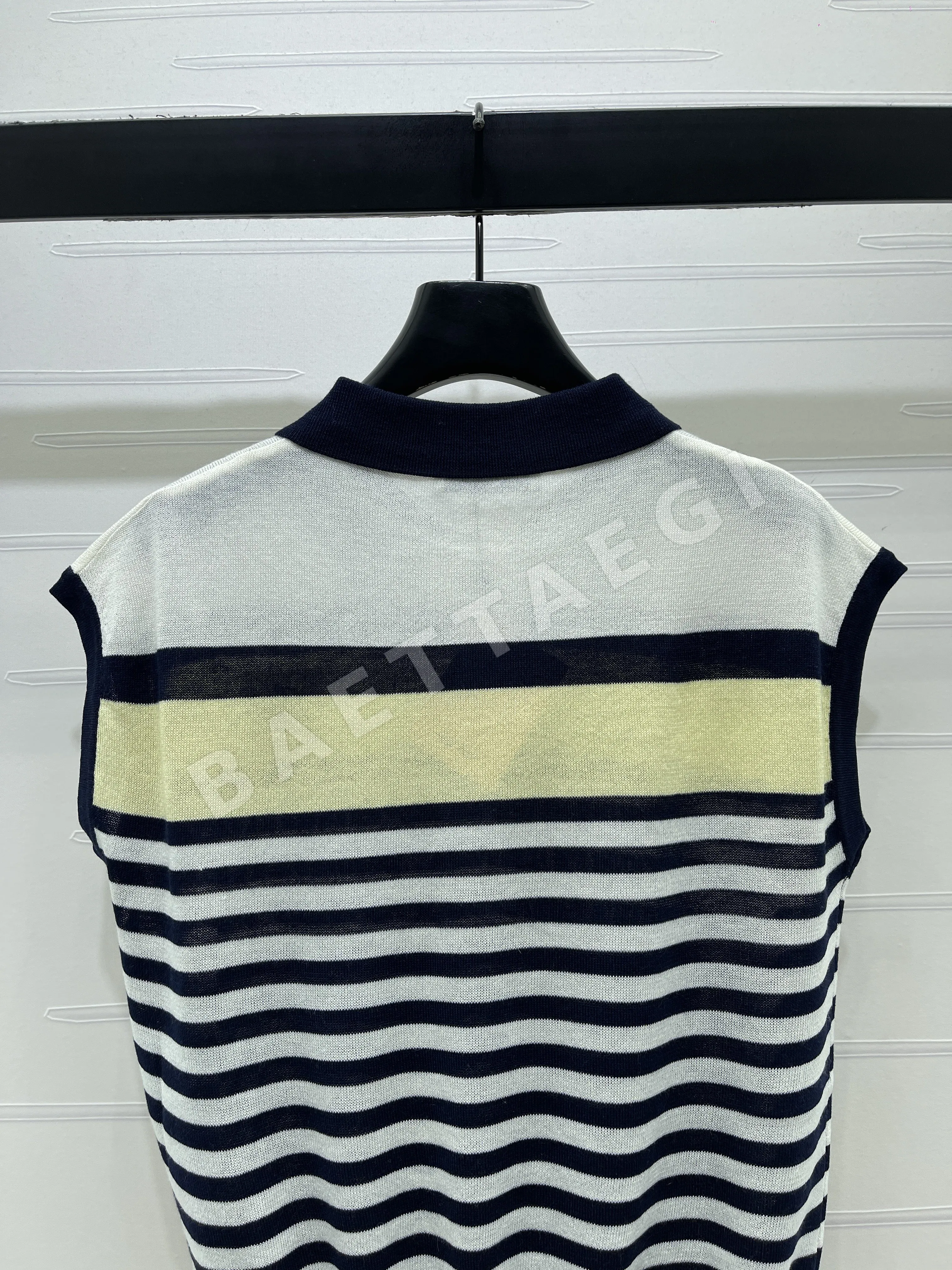 미우미우 스트라이프 니트 노슬리브 폴로셔츠 반팔 상세 이미지 16