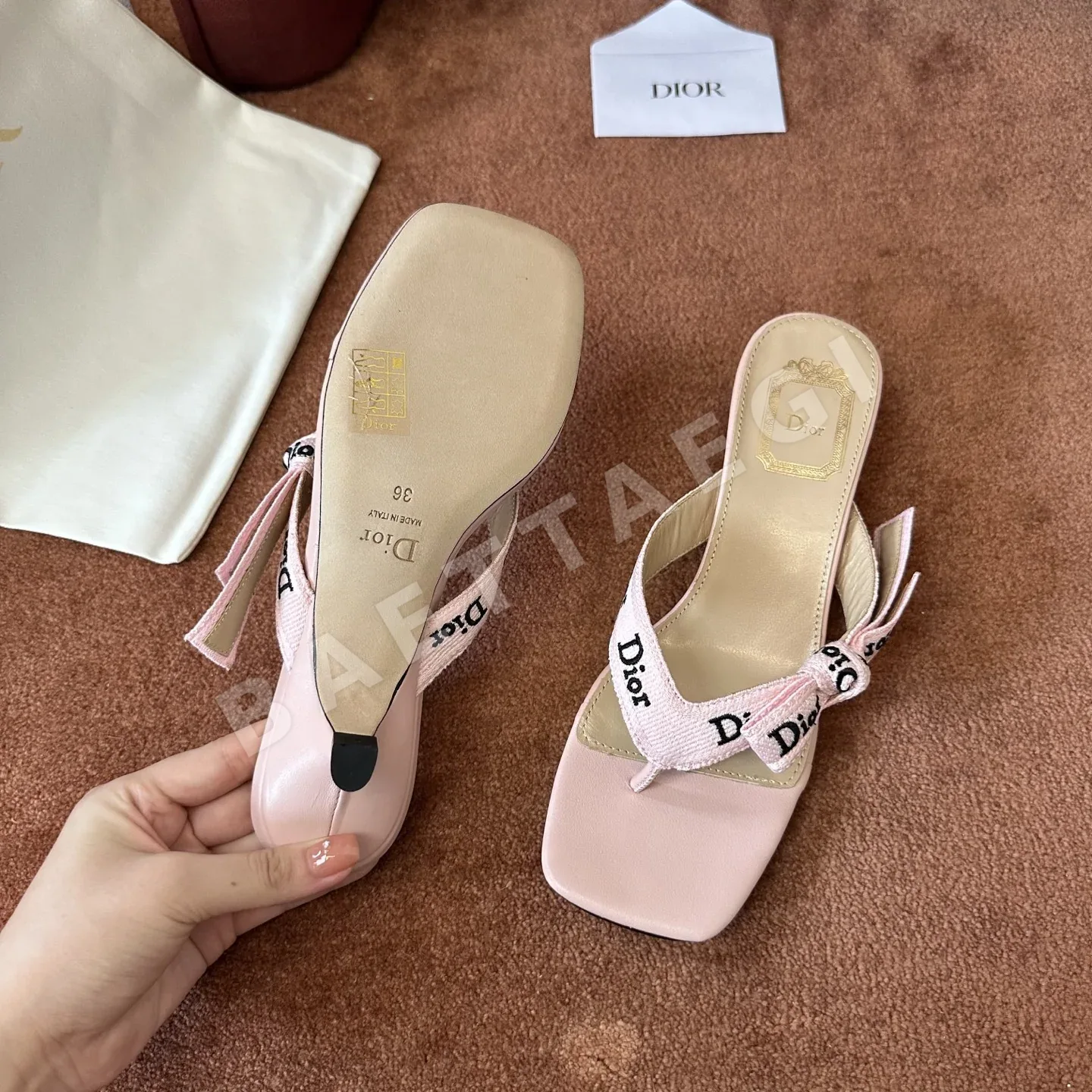 디올 로고 자수 캔버스 플랫 샌들 상세 이미지 7