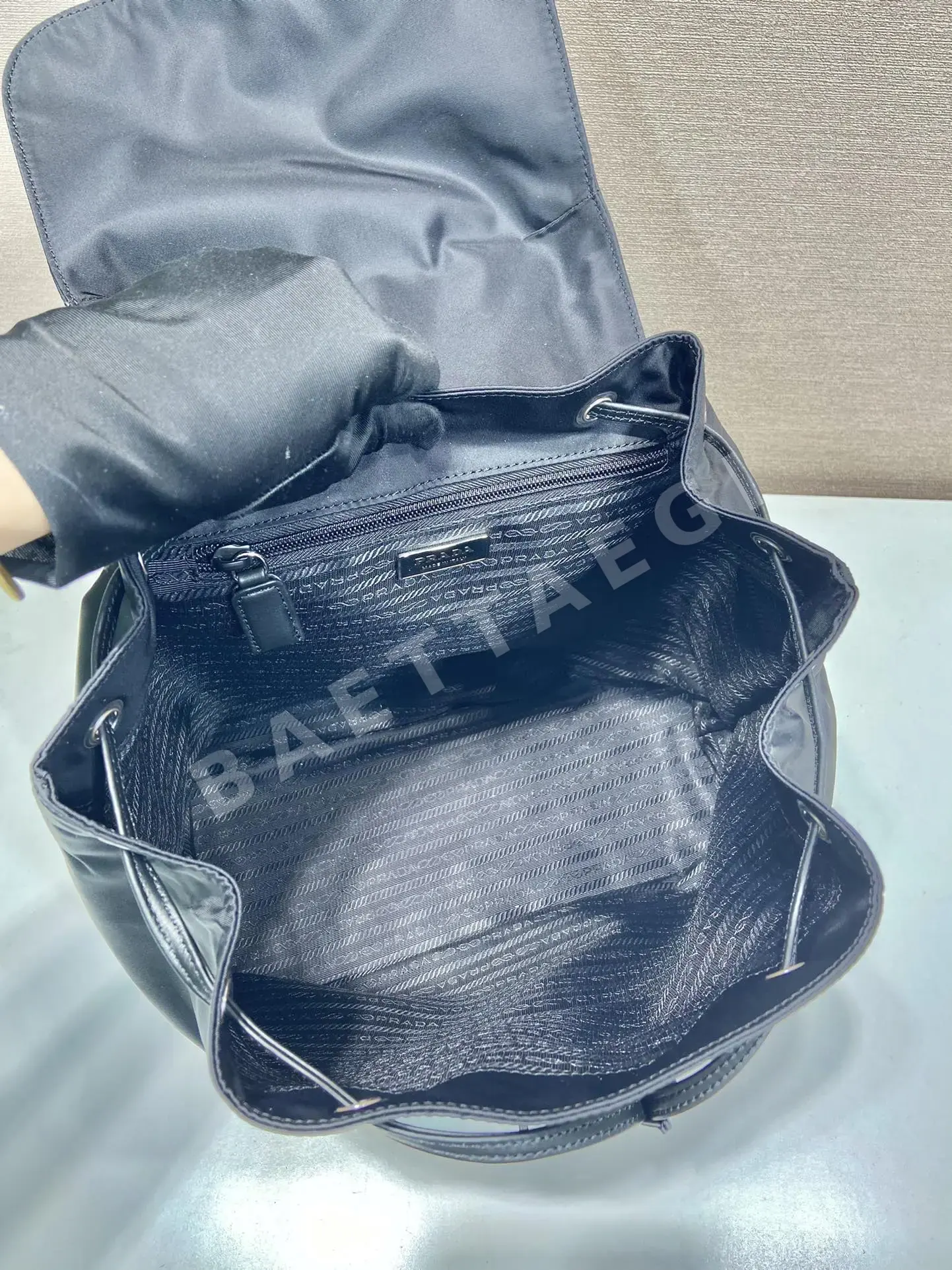 프라다 나일론 카프스킨 백팩 1BZ830 상세 이미지 8