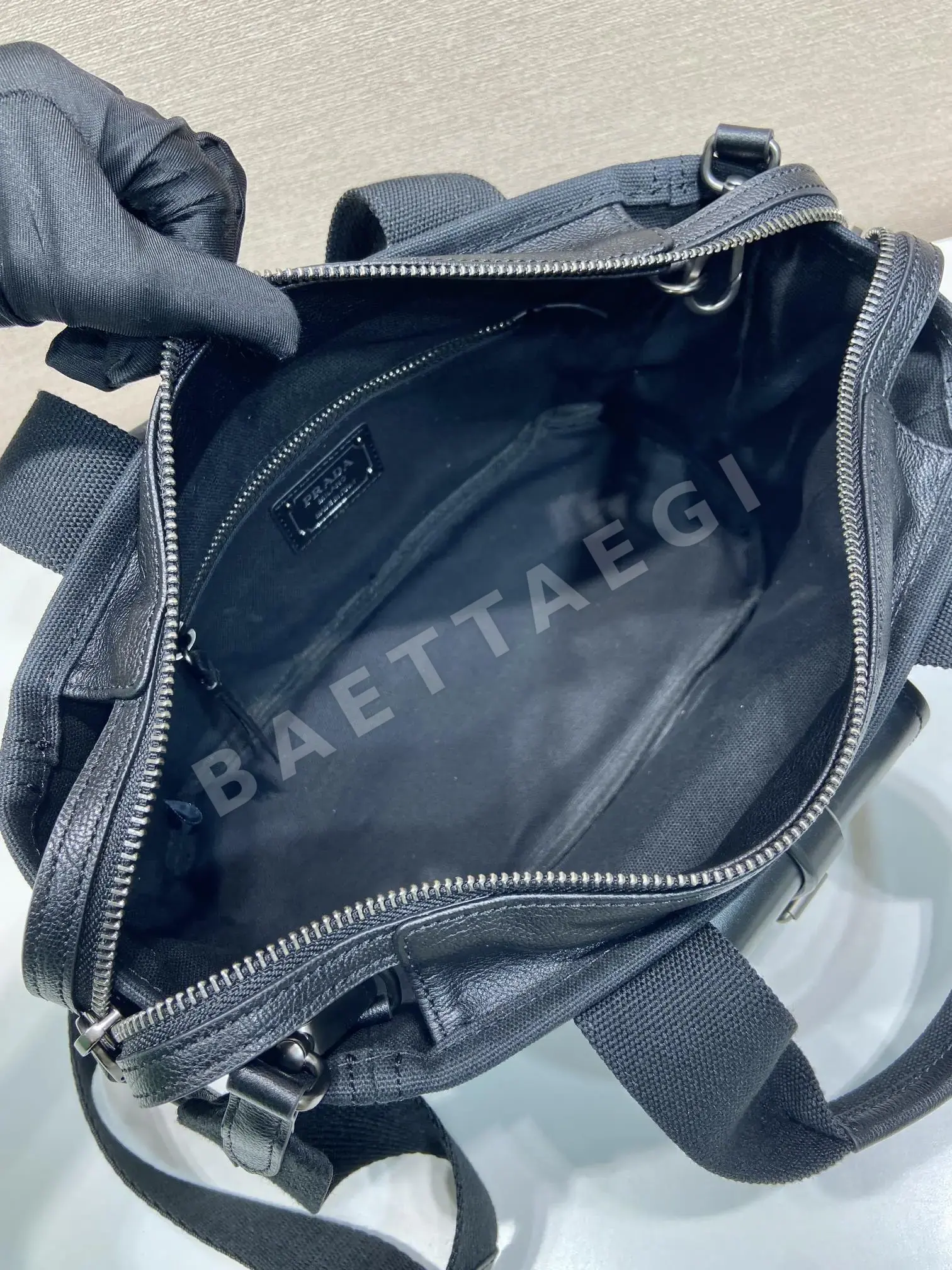 프라다 캔버스 숄더백 1BG660 상세 이미지 8