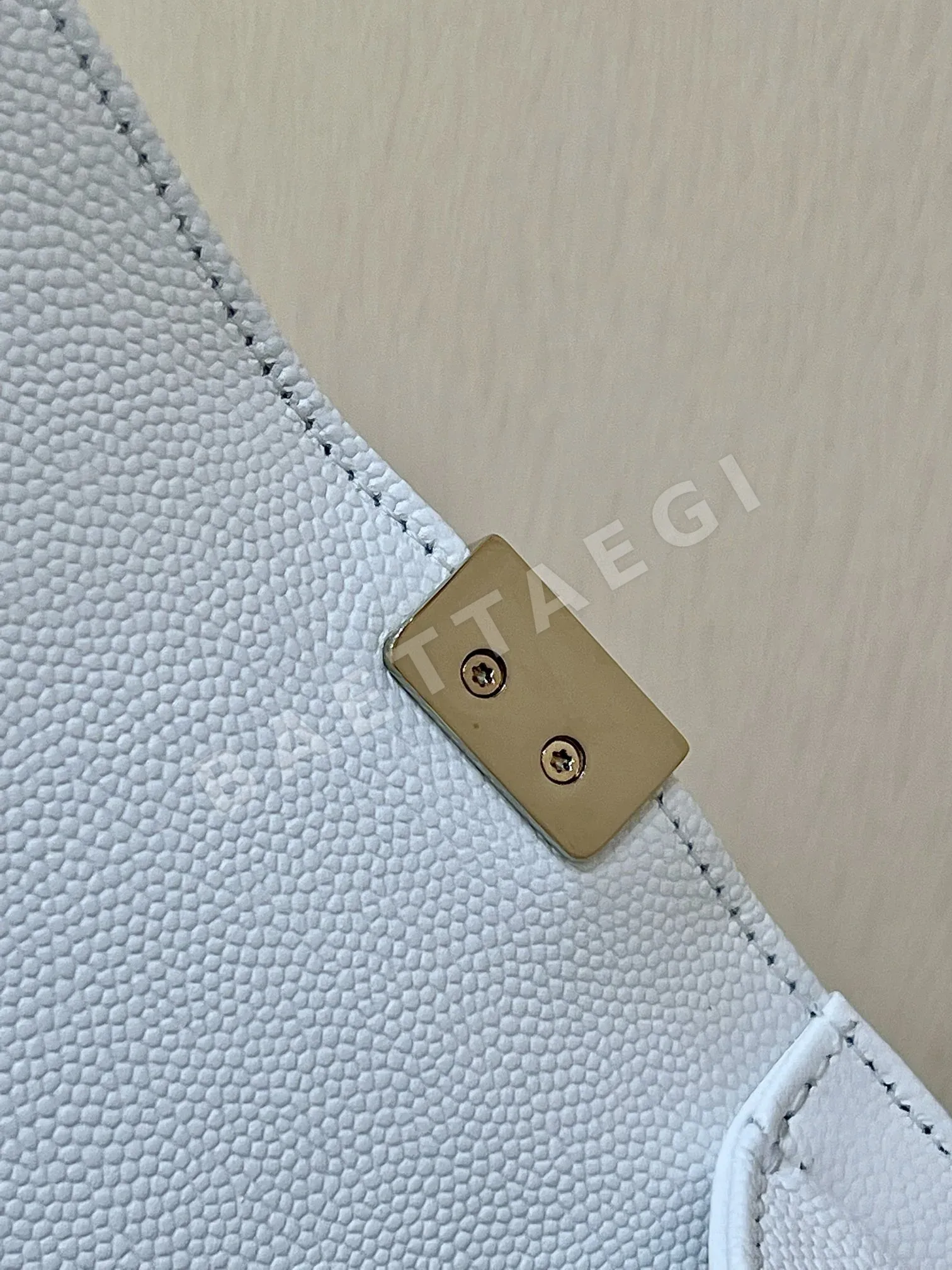 샤넬 보이백 화이트 캐비어 A67086 상세 이미지 9